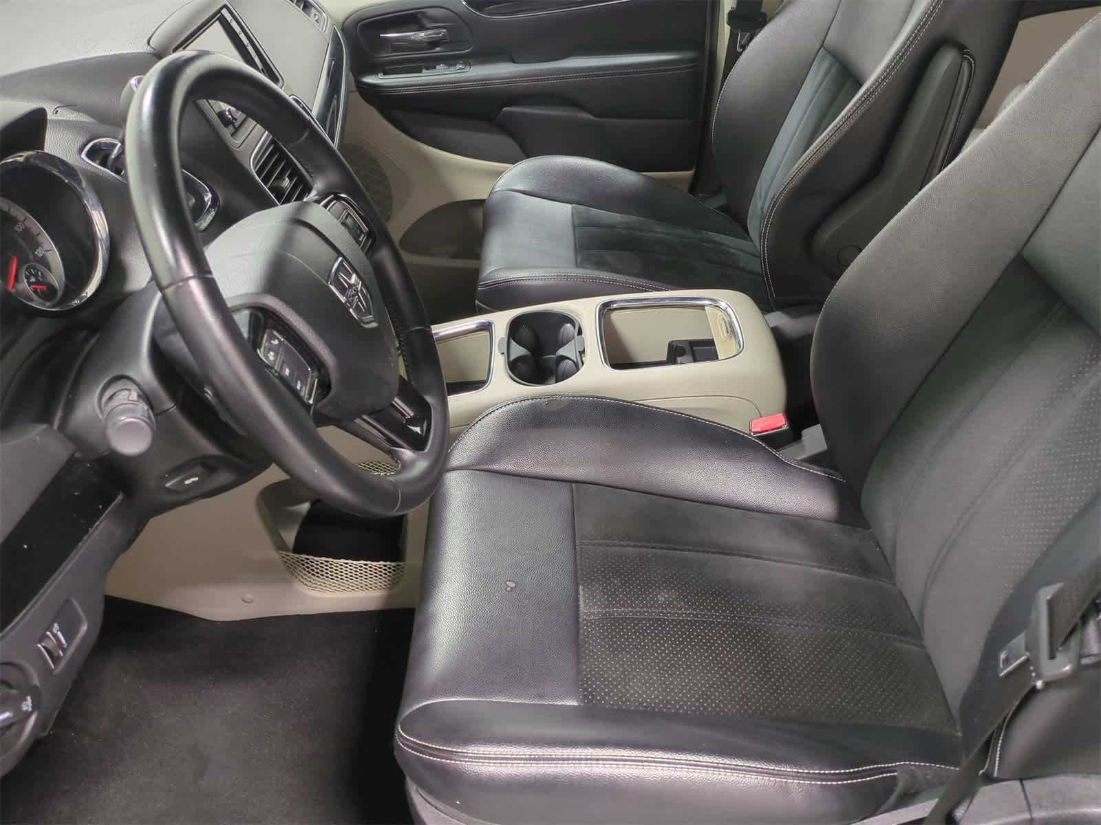 Thumbnail: 2014 Dodge Grand Caravan - 17