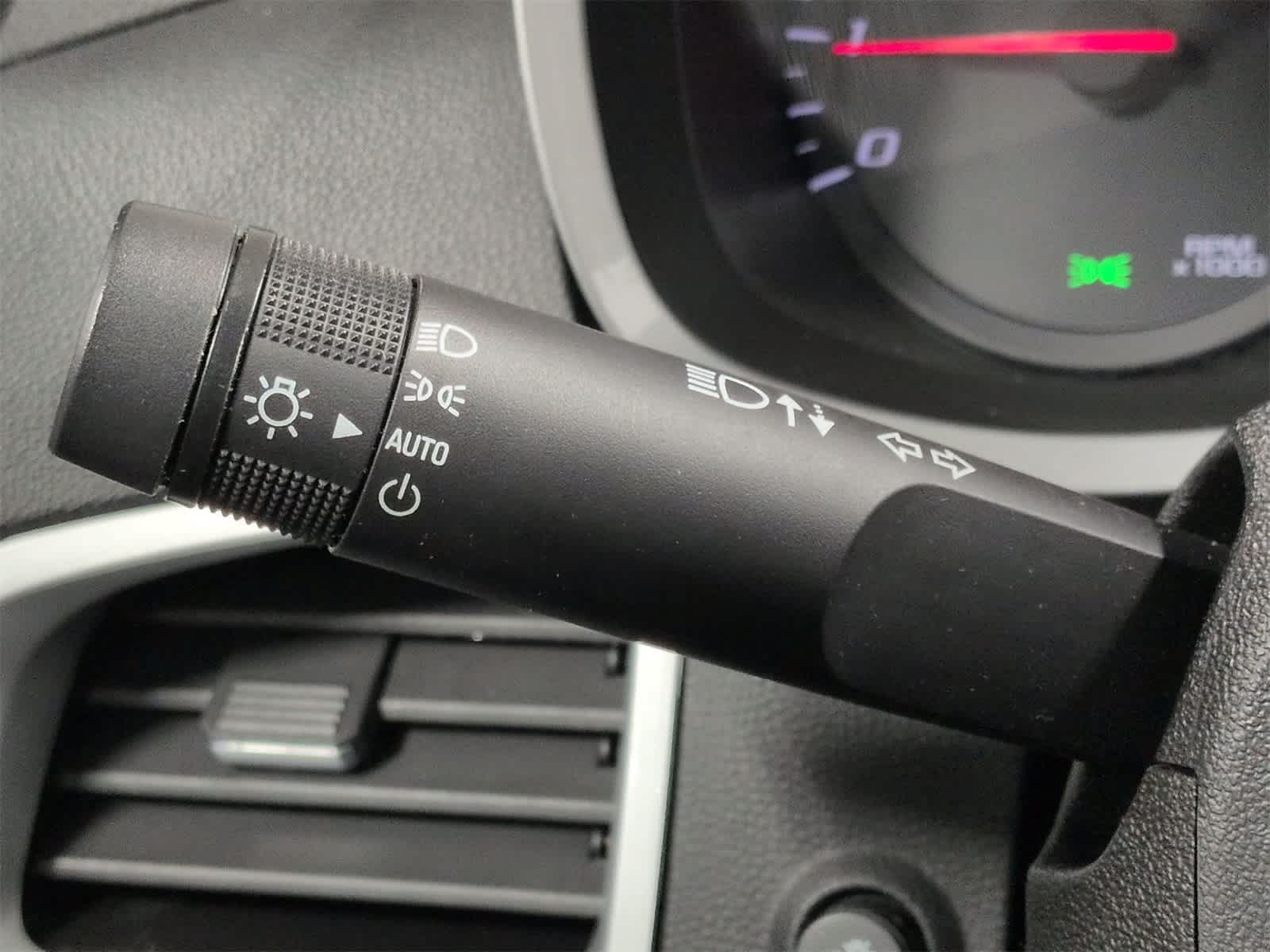 Thumbnail: 2014 Chevrolet Equinox - 27