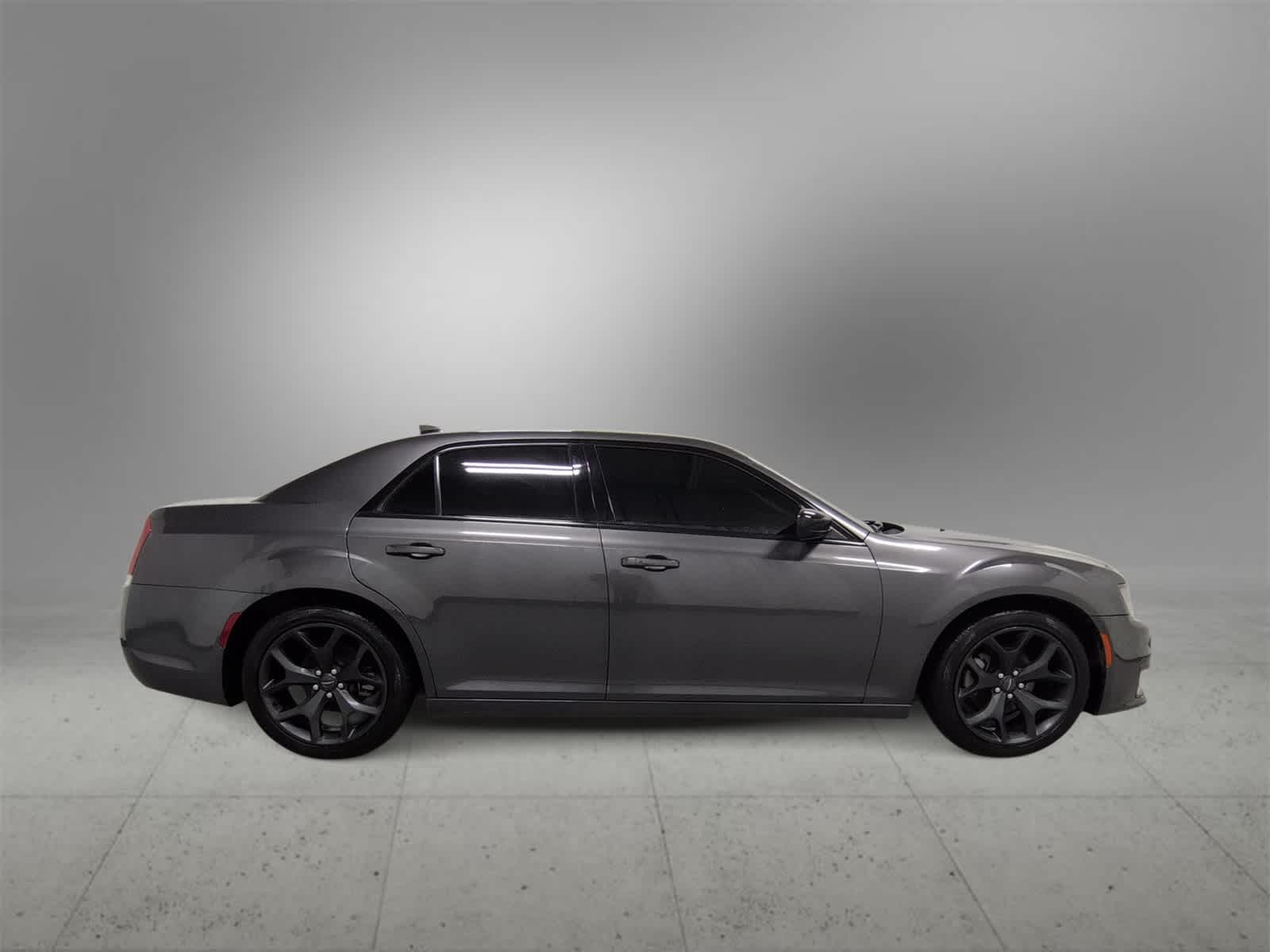 Thumbnail: 2022 Chrysler 300 - 9