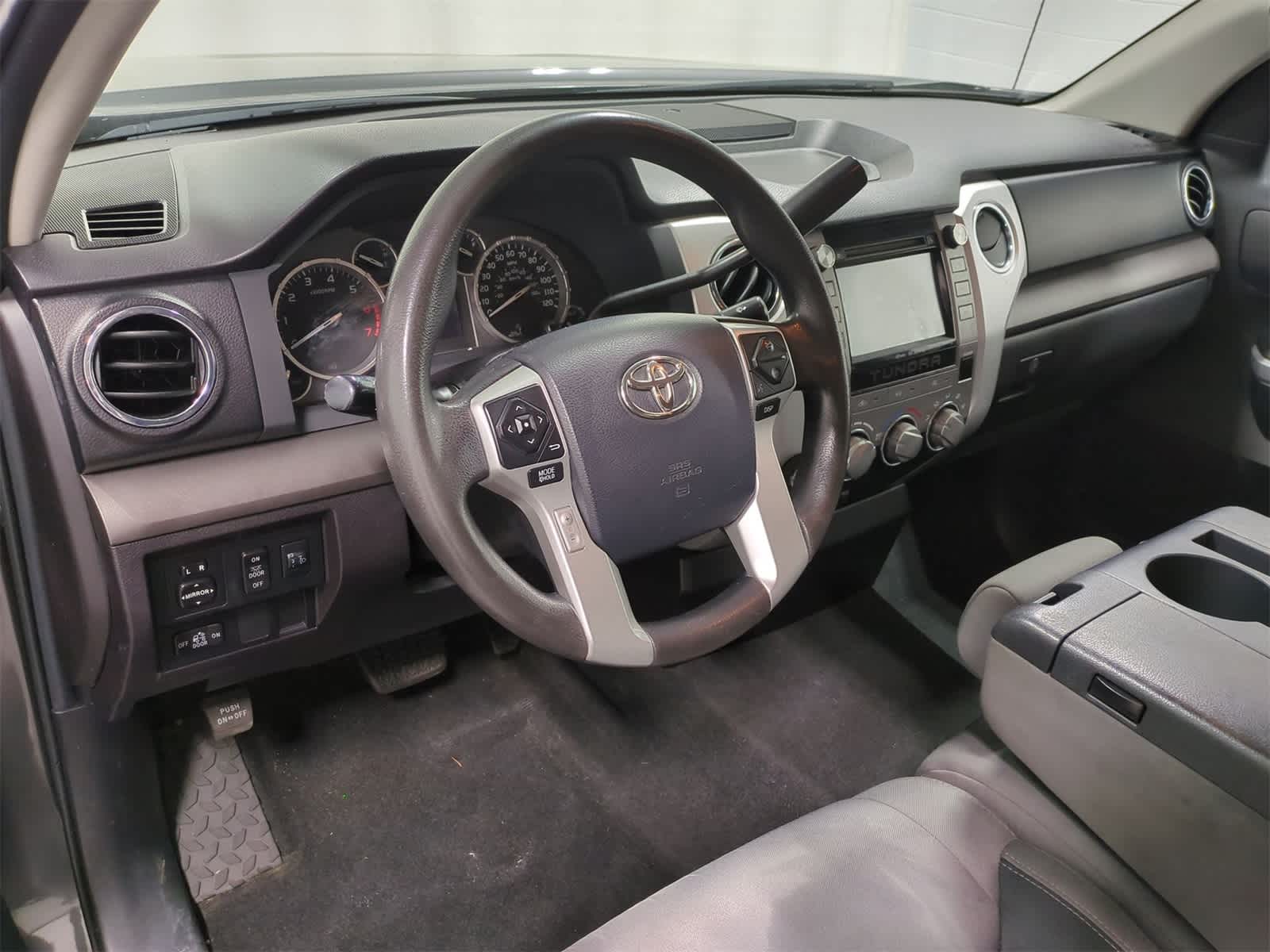 2016 Toyota Tundra SR5 10