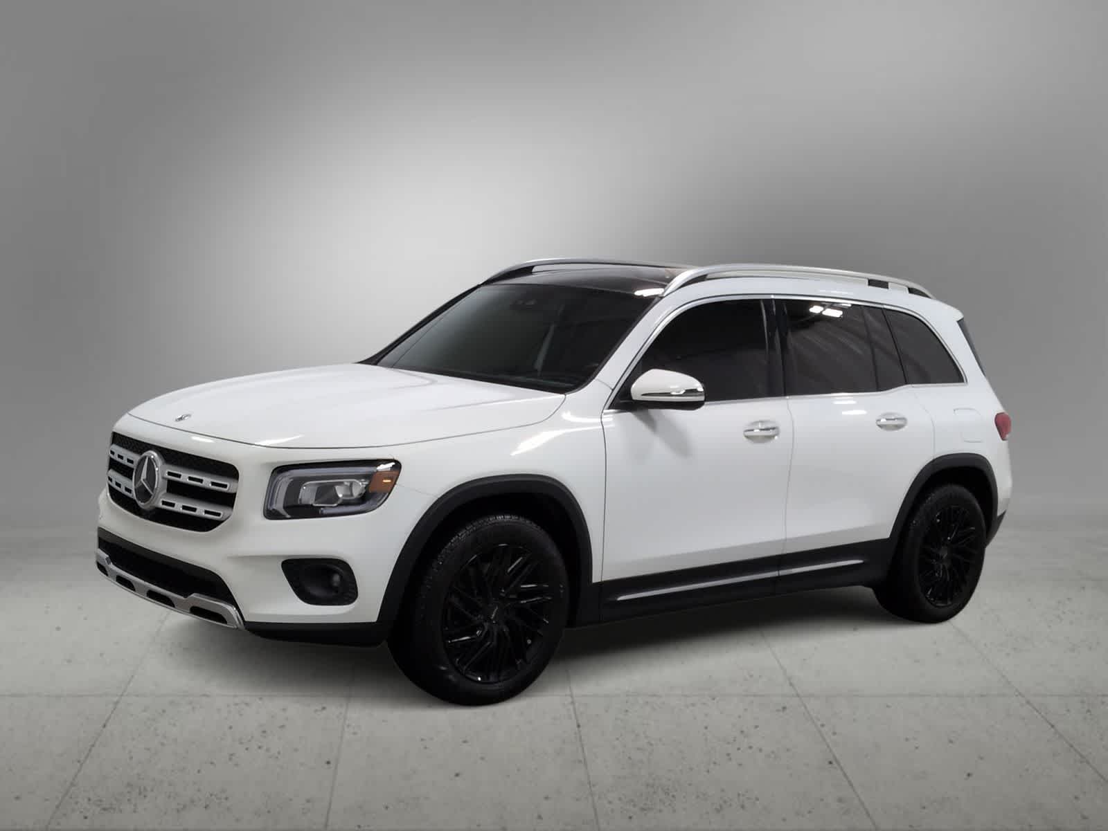 Thumbnail: 2022 Mercedes-Benz GLB - 4