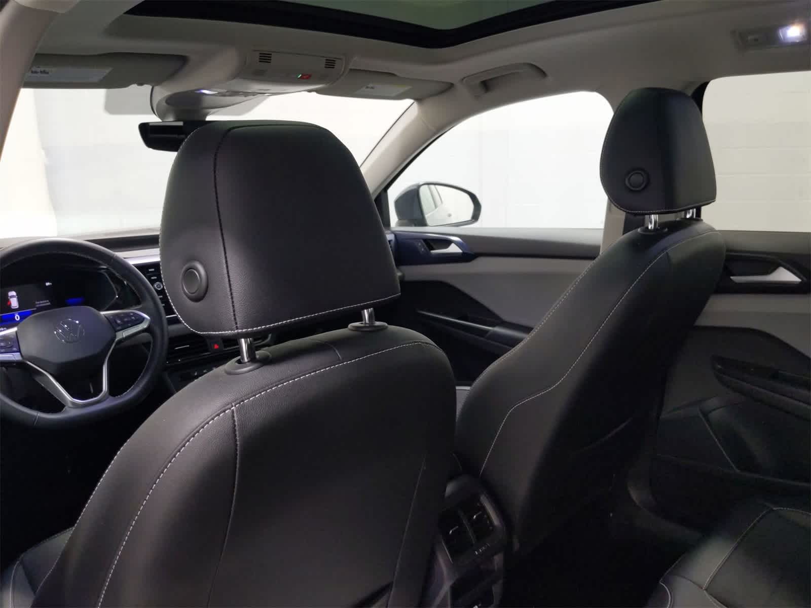 Thumbnail: 2022 Volkswagen Taos - 18
