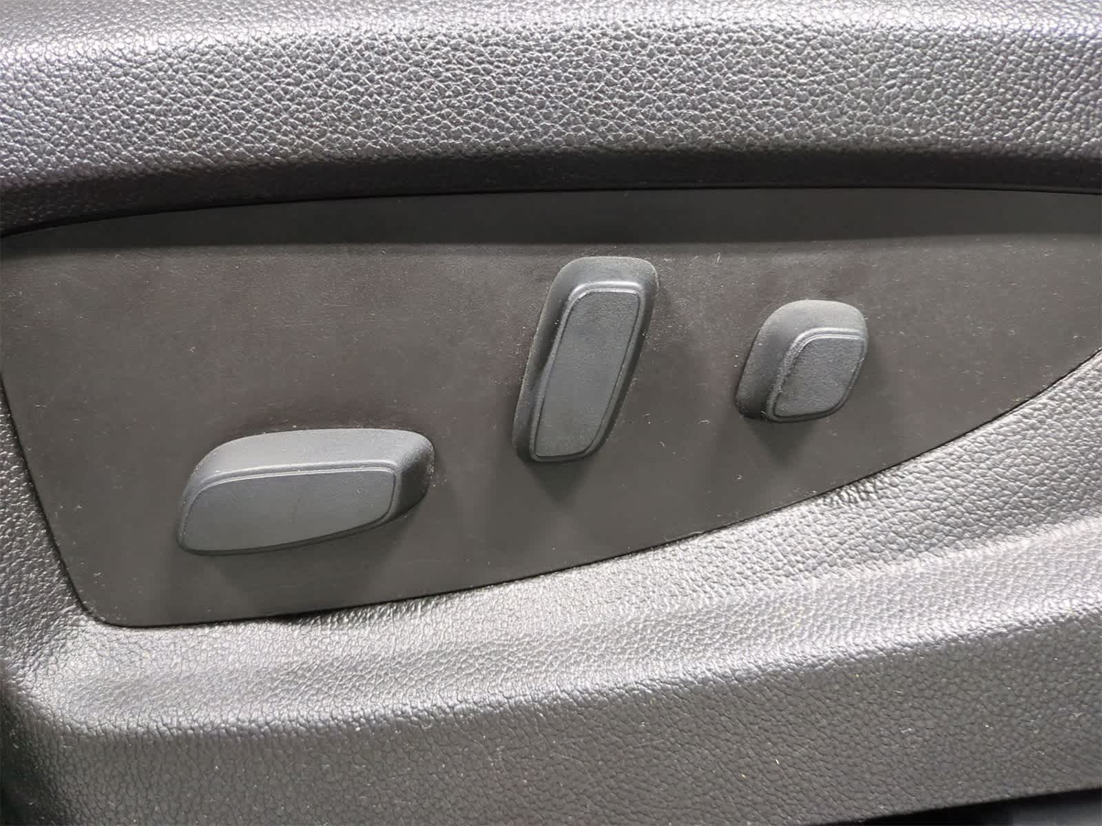 Thumbnail: 2016 Chevrolet Silverado 1500 - 18