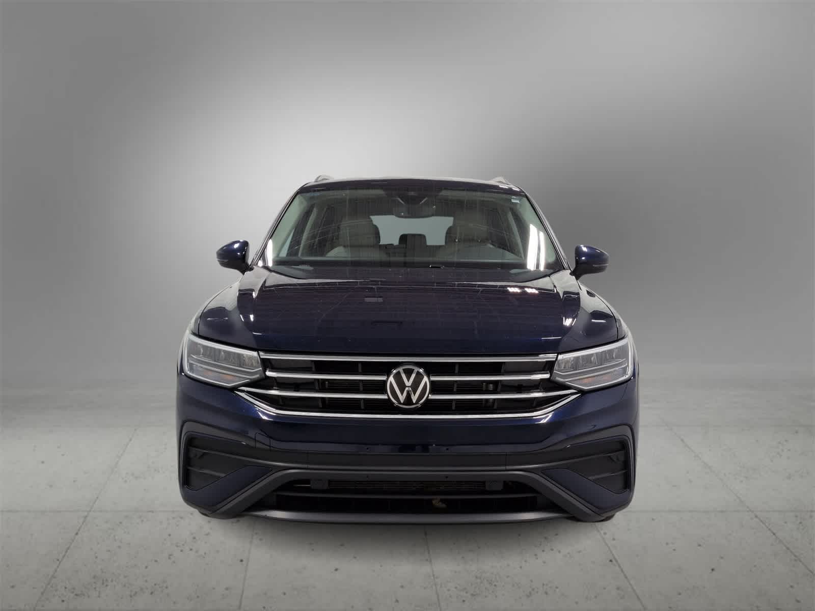 Thumbnail: 2022 Volkswagen Tiguan - 3