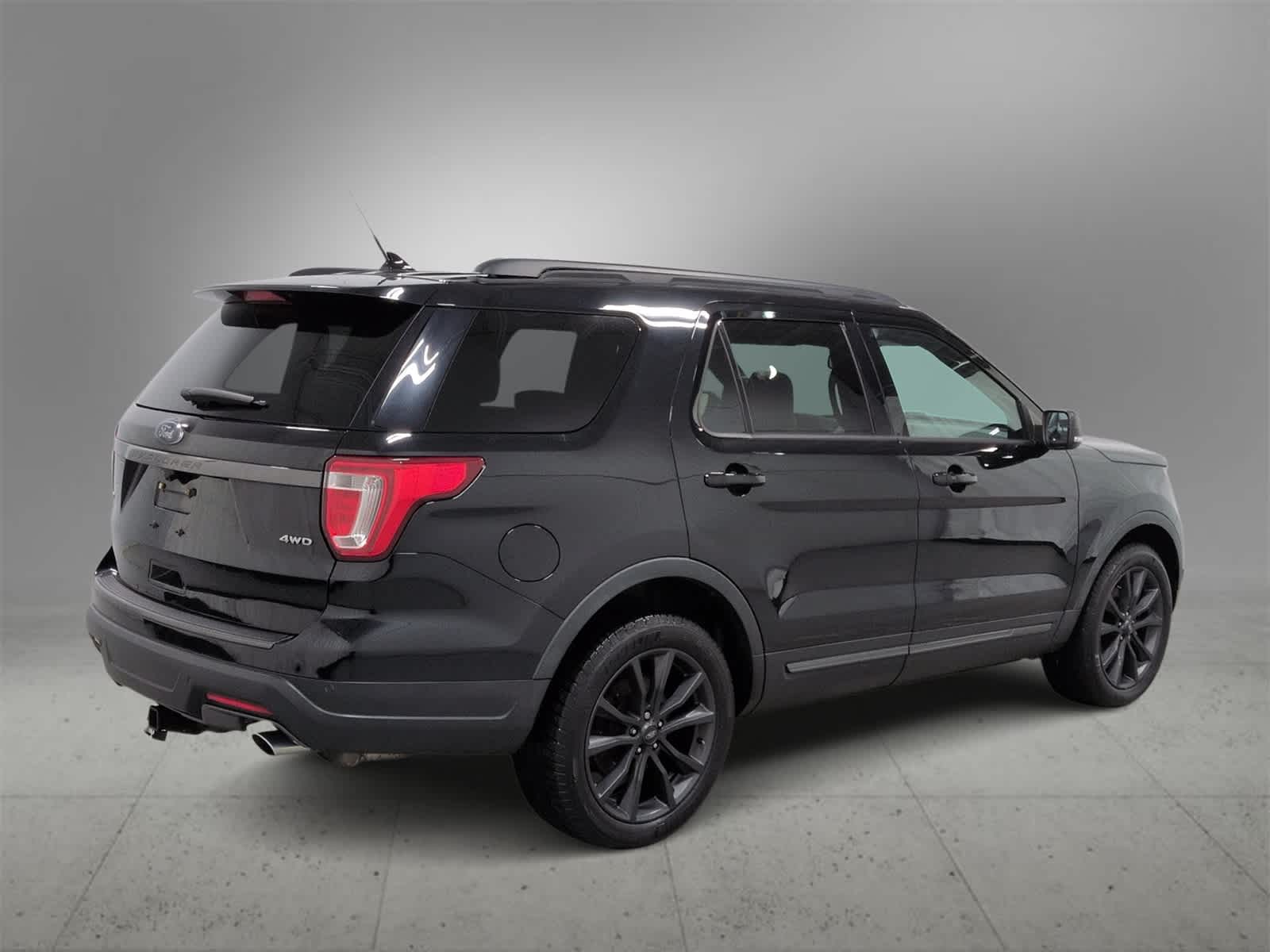Thumbnail: 2018 Ford Explorer - 8