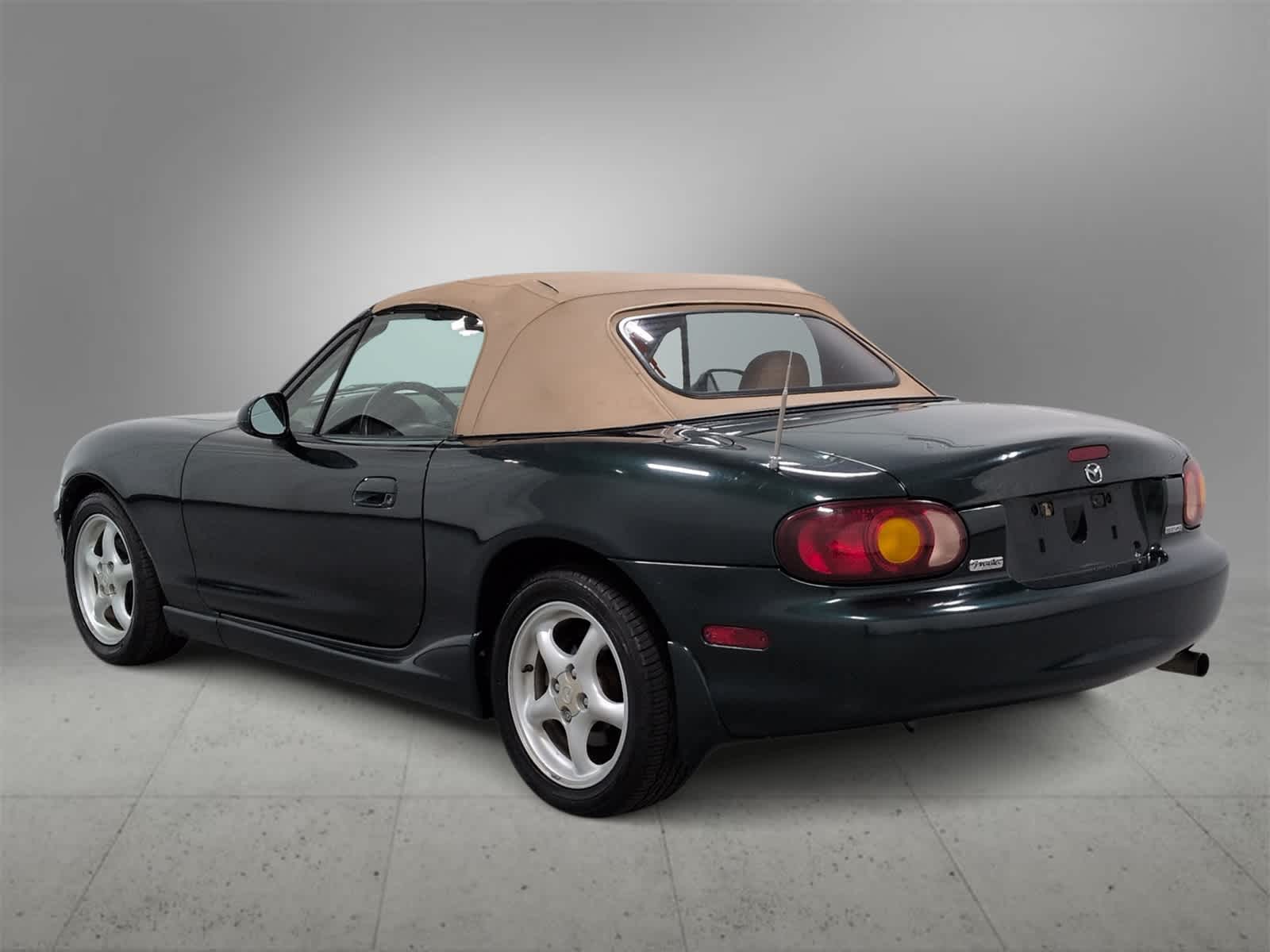Thumbnail: 2000 Mazda MX-5 Miata - 6