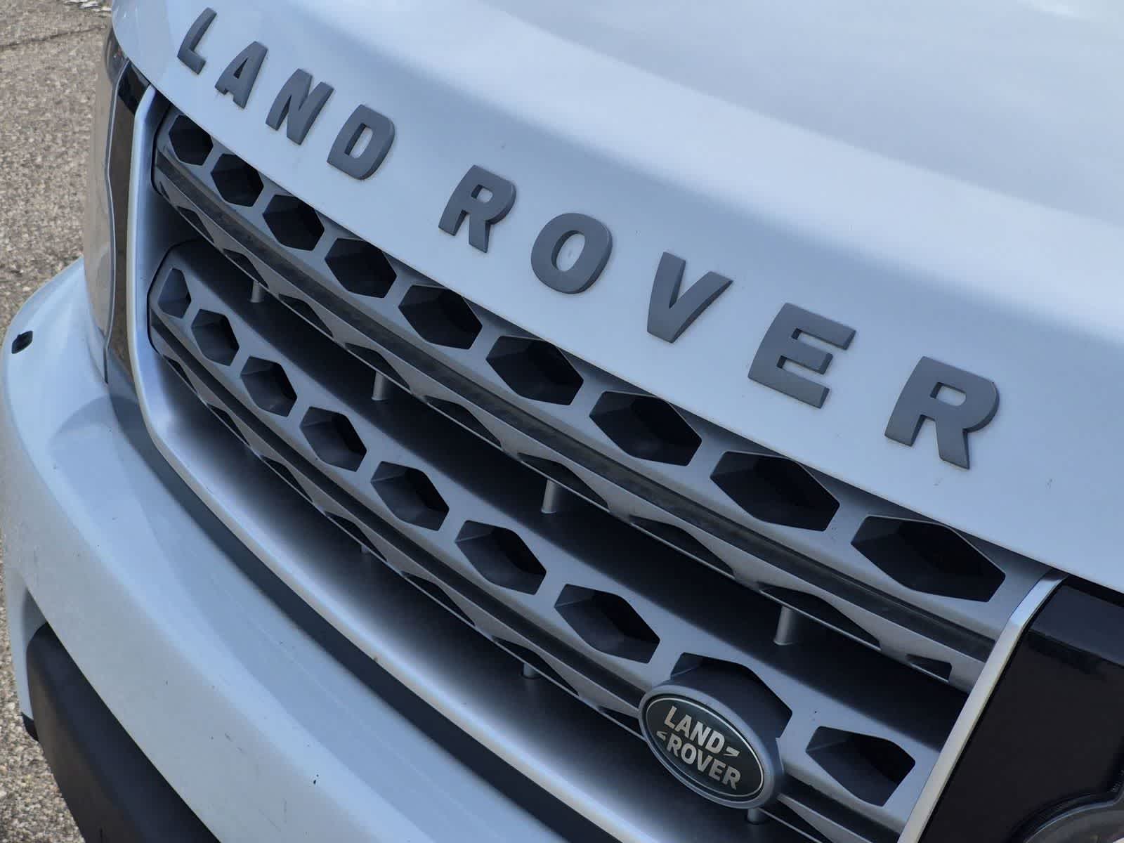 Thumbnail: 2016 Land Rover LR4 - 19