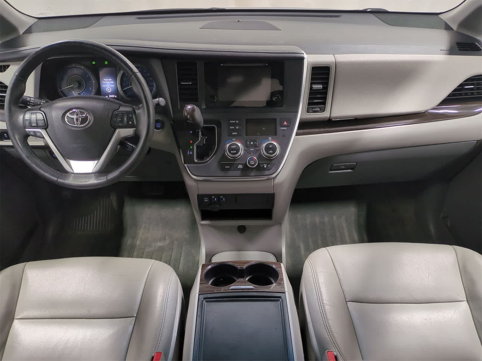 Thumbnail: 2016 Toyota Sienna - 16