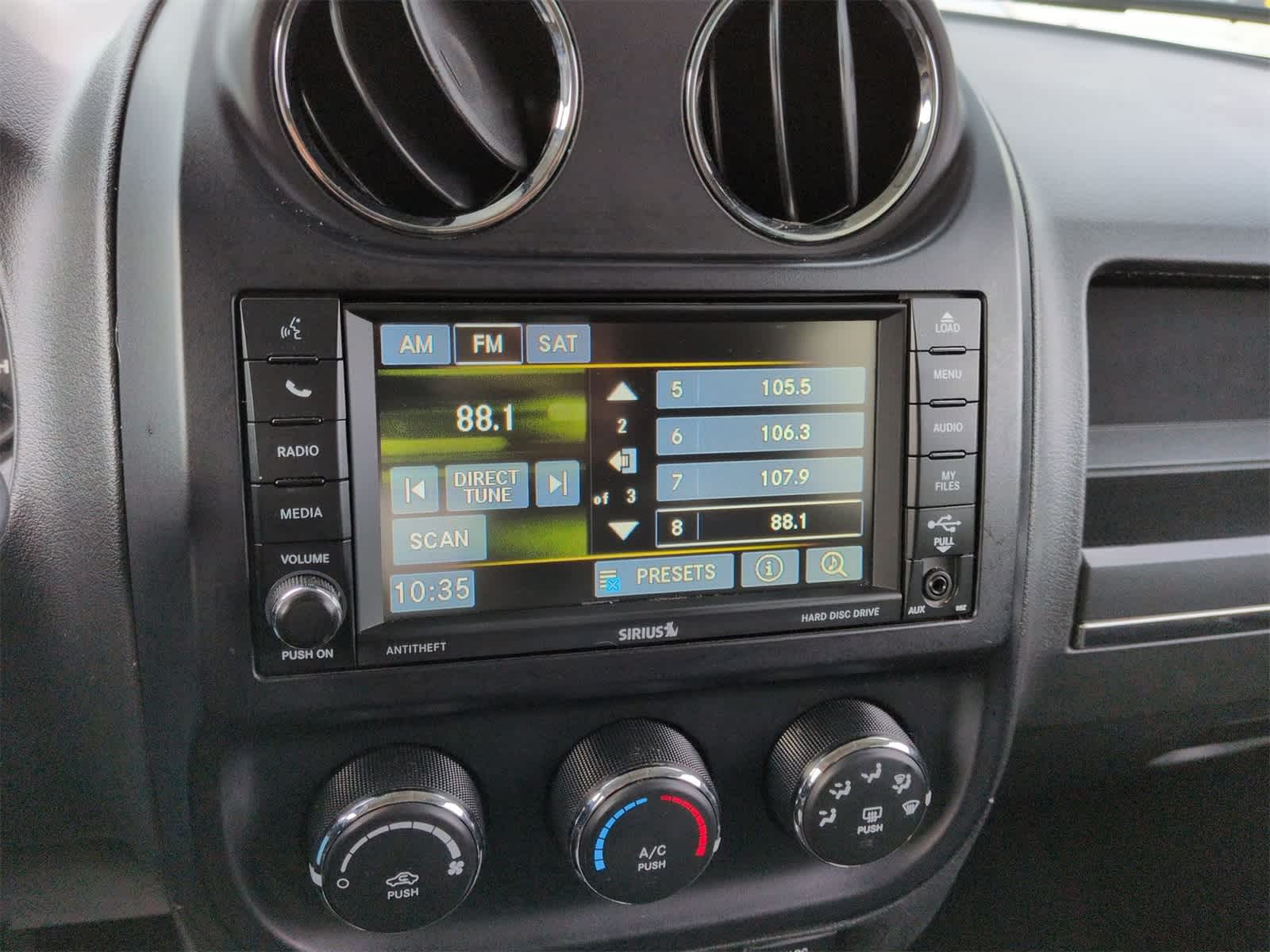 Thumbnail: 2014 Jeep Patriot - 27