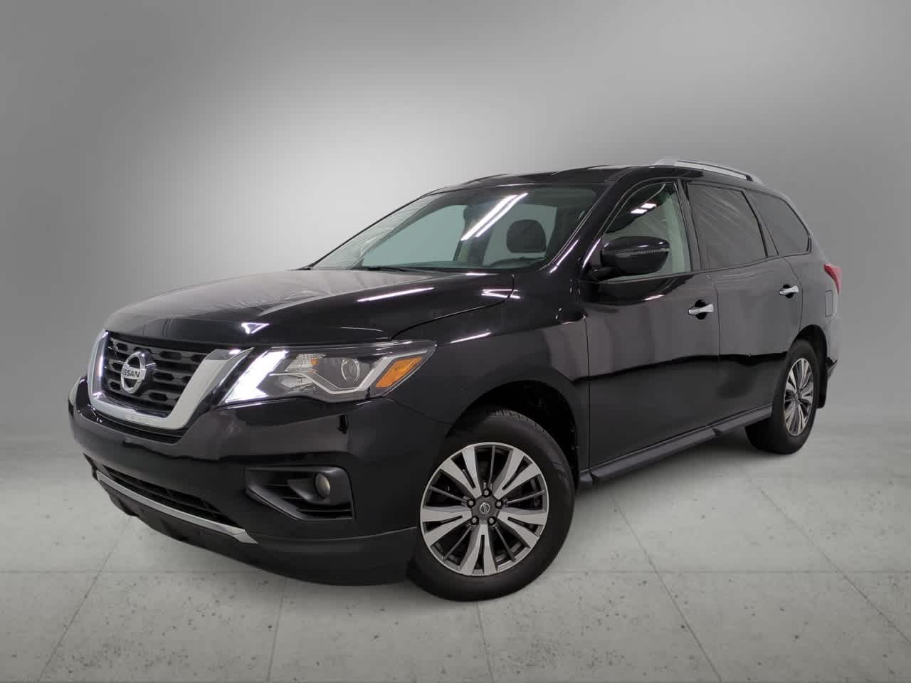 2017 Nissan Pathfinder Platinum -
                  Farmington Hills, MI