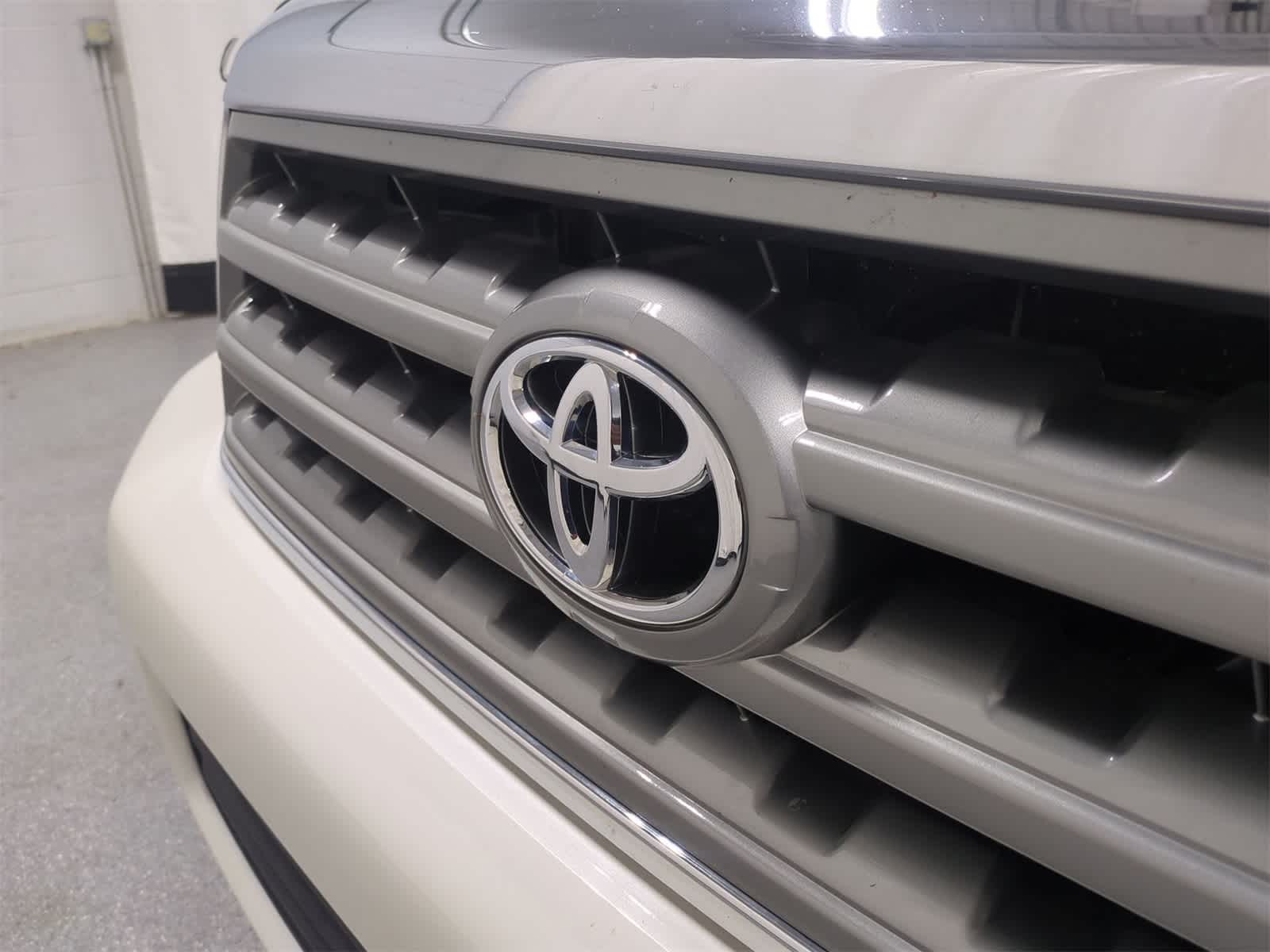 Thumbnail: 2013 Toyota Sequoia - 12