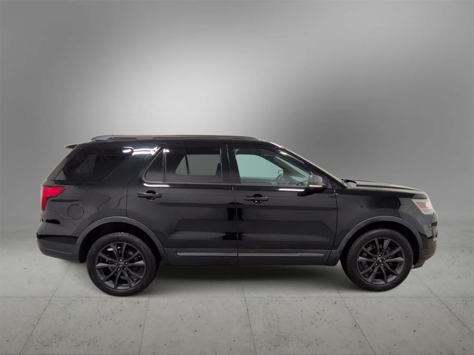 Thumbnail: 2018 Ford Explorer - 9