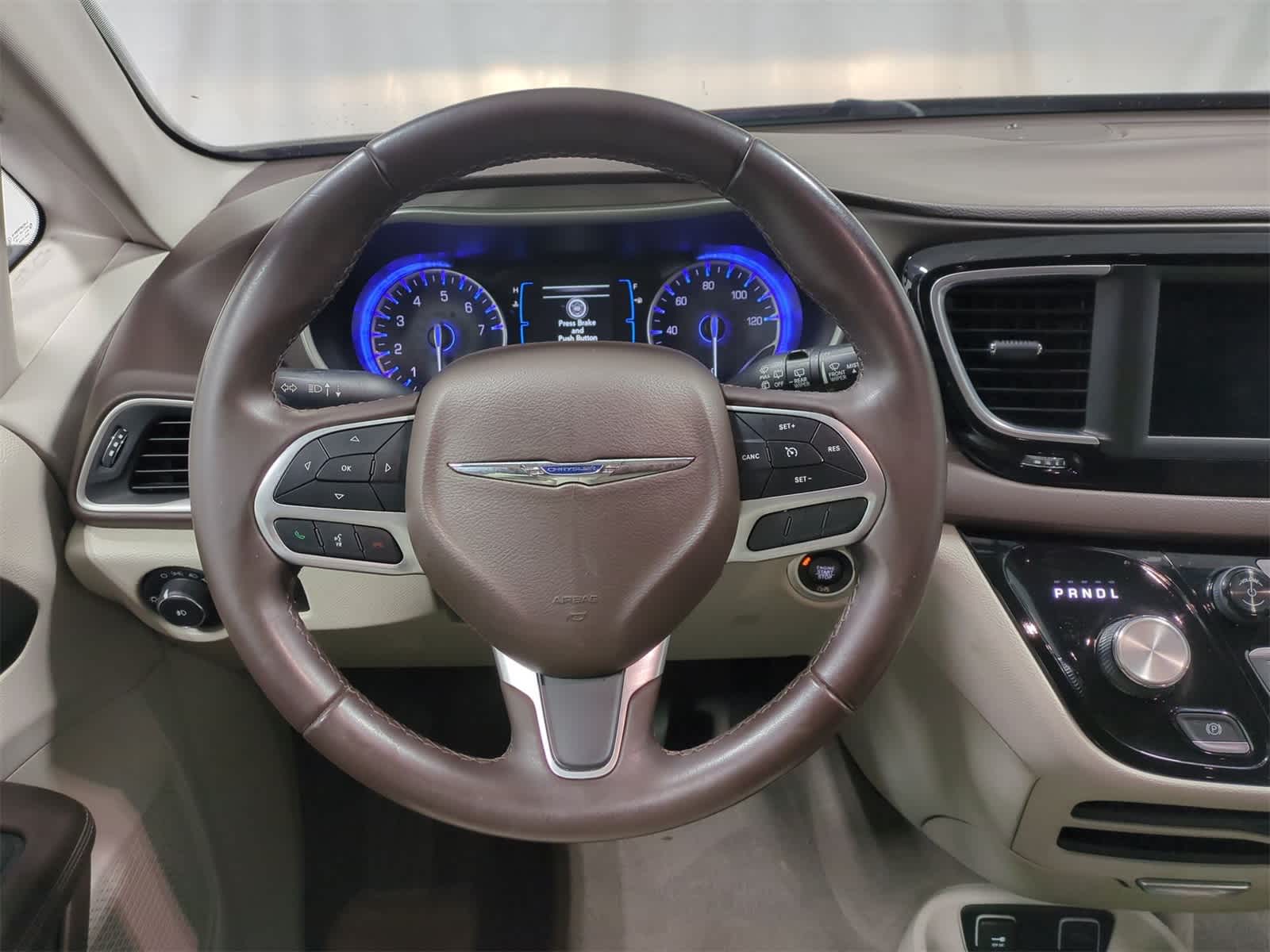 Thumbnail: 2018 Chrysler Pacifica - 17