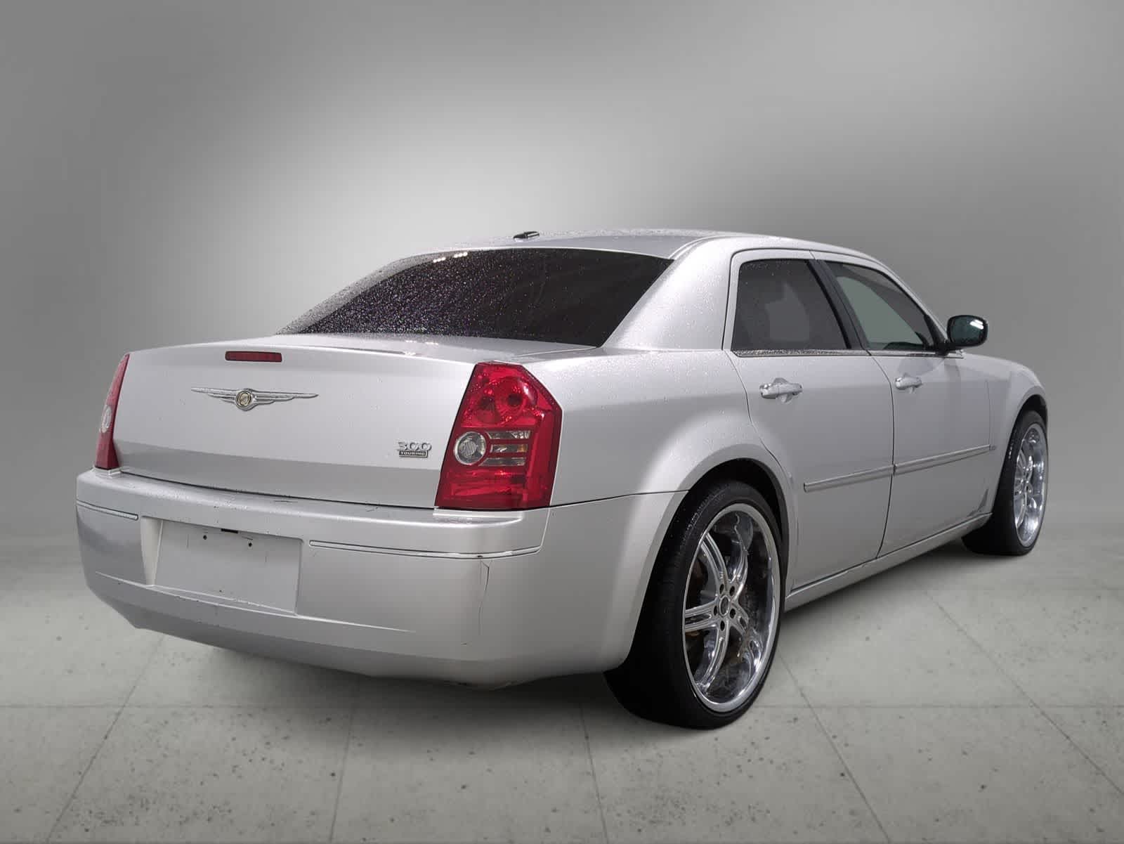 Thumbnail: 2010 Chrysler 300 - 8