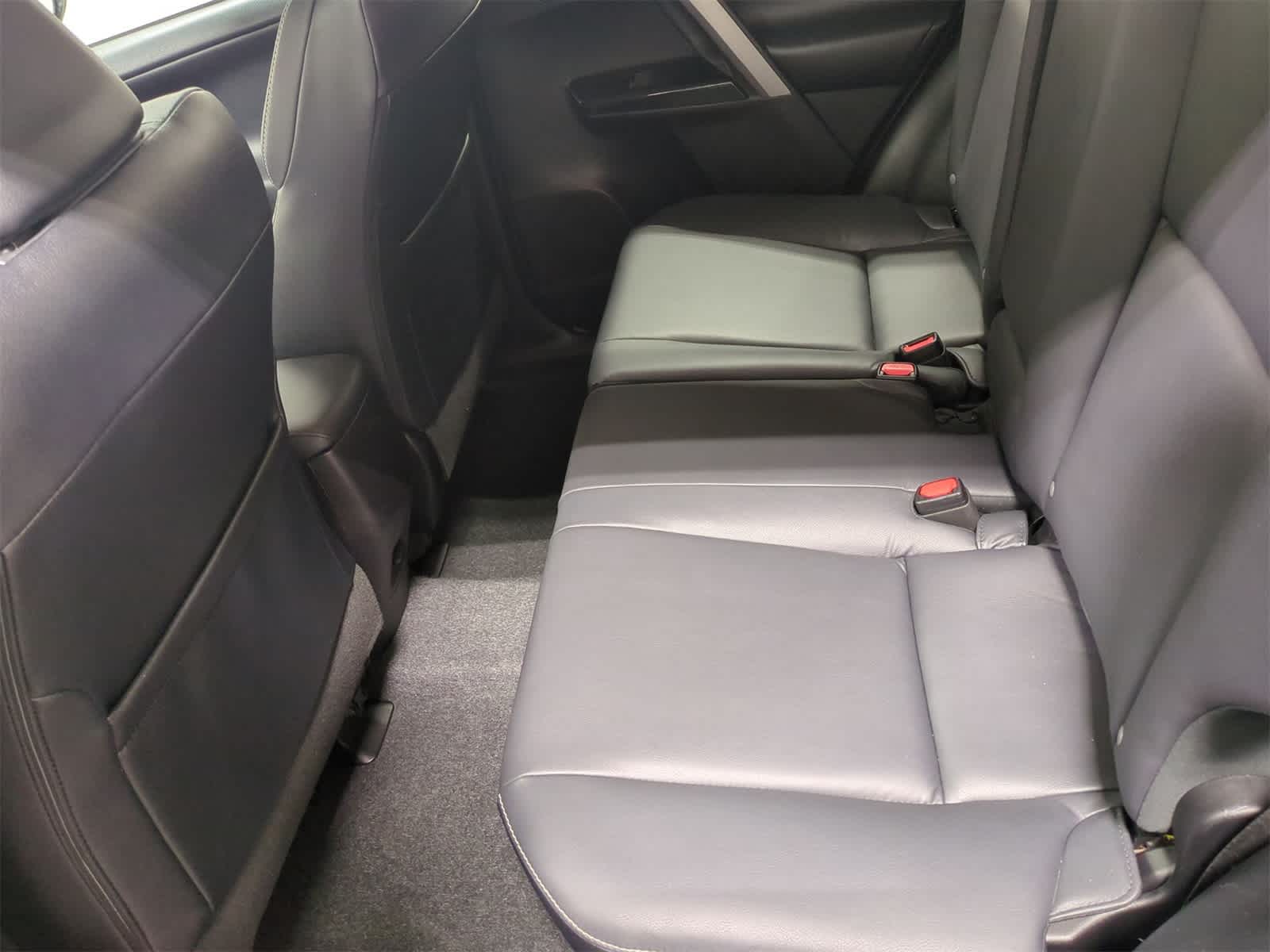 Thumbnail: 2017 Toyota RAV4 - 21