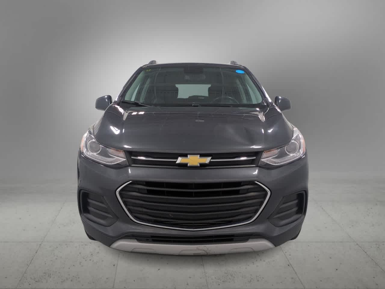 Thumbnail: 2017 Chevrolet Trax - 3