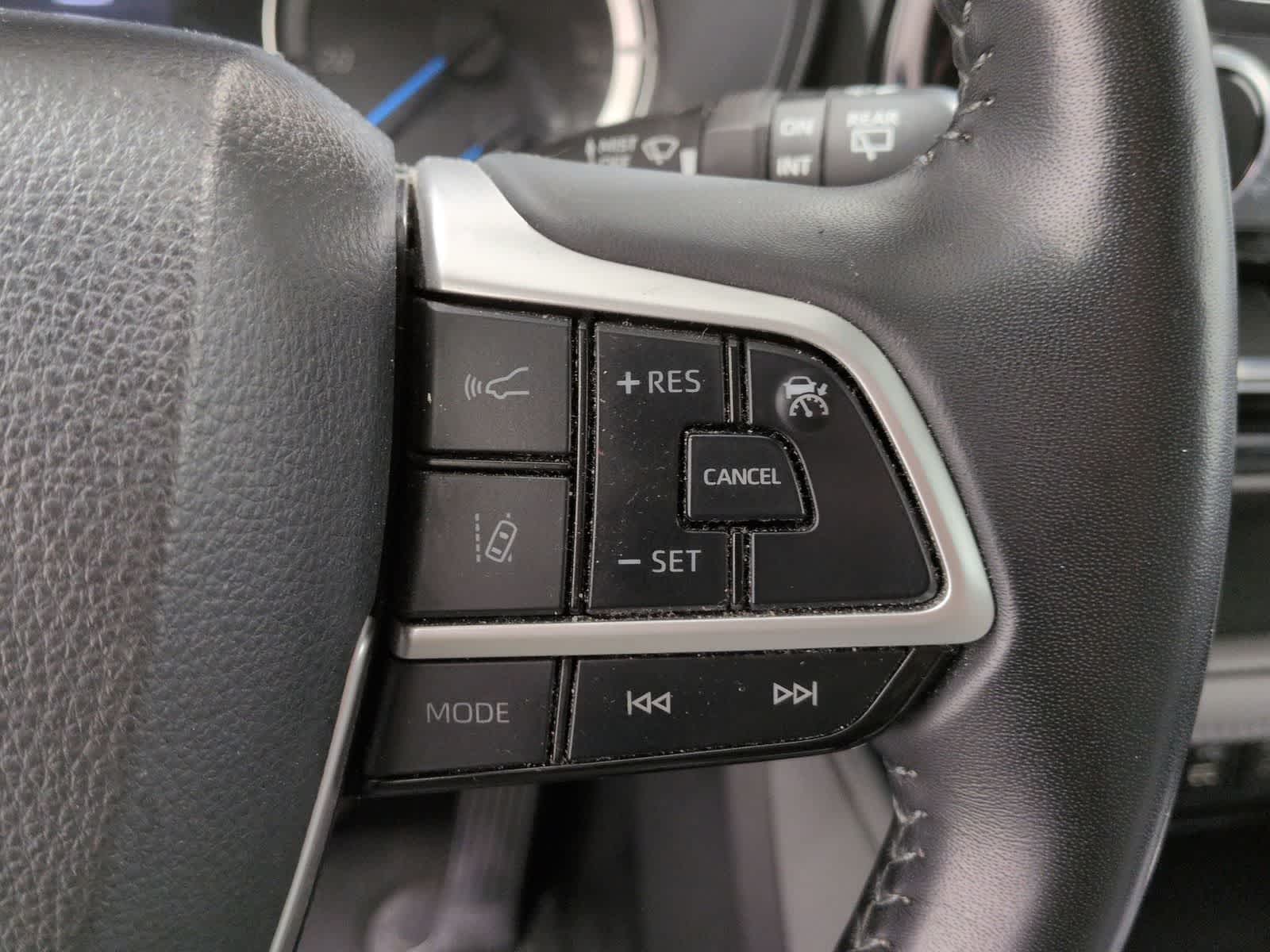 Thumbnail: 2022 Toyota Highlander - 25