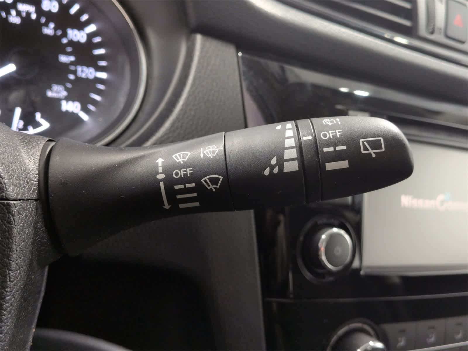 Thumbnail: 2018 Nissan Rogue - 25