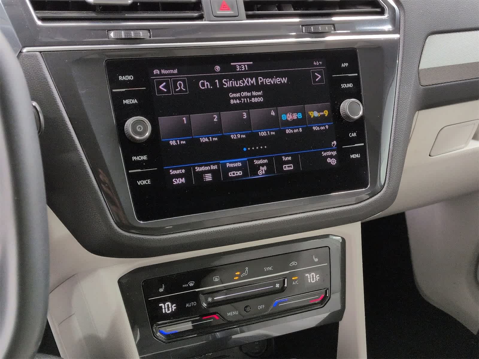 Thumbnail: 2022 Volkswagen Tiguan - 28