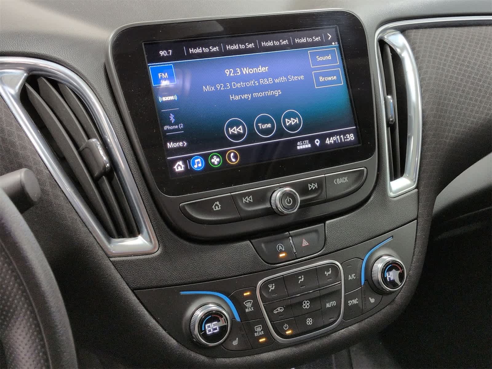 Thumbnail: 2020 Chevrolet Malibu - 30