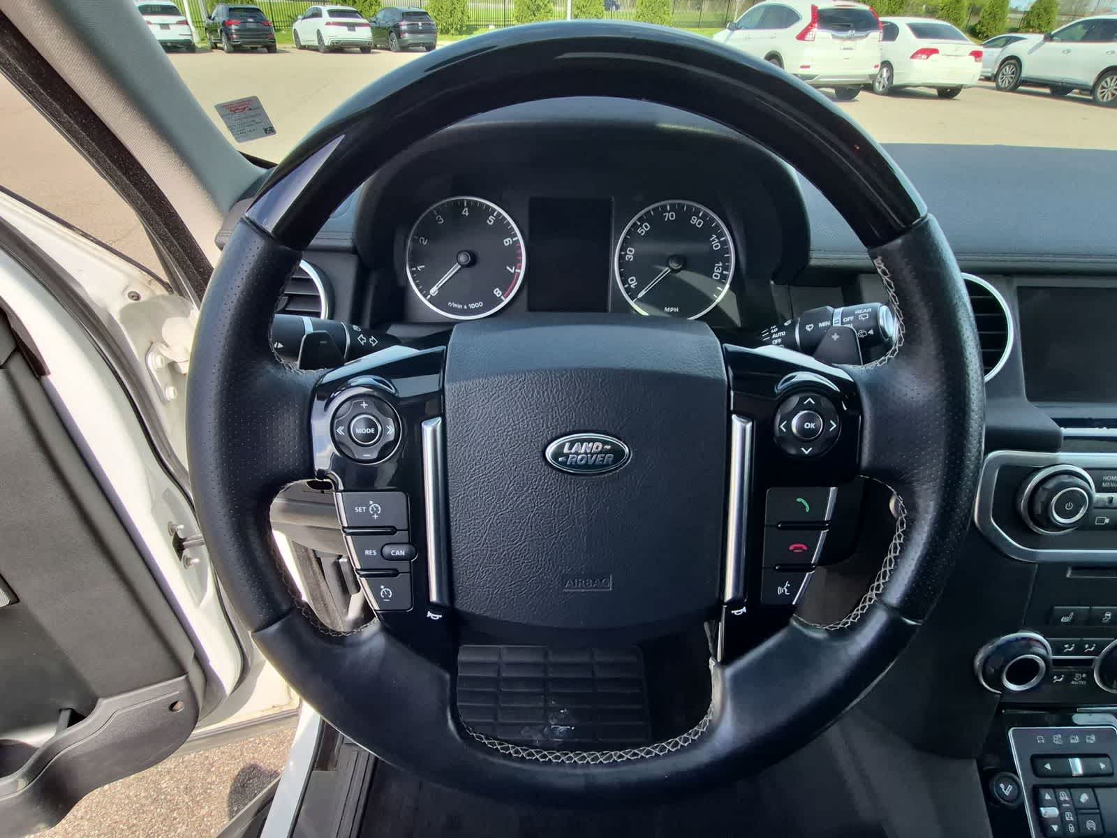 Thumbnail: 2016 Land Rover LR4 - 30