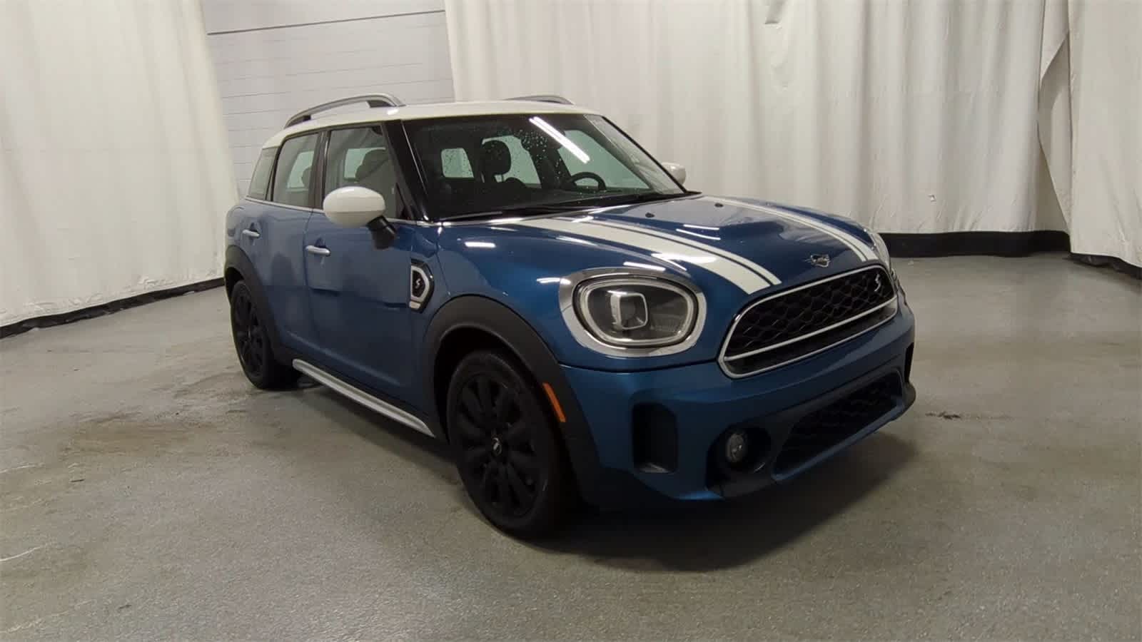 Thumbnail: 2023 MINI Cooper Countryman - 2