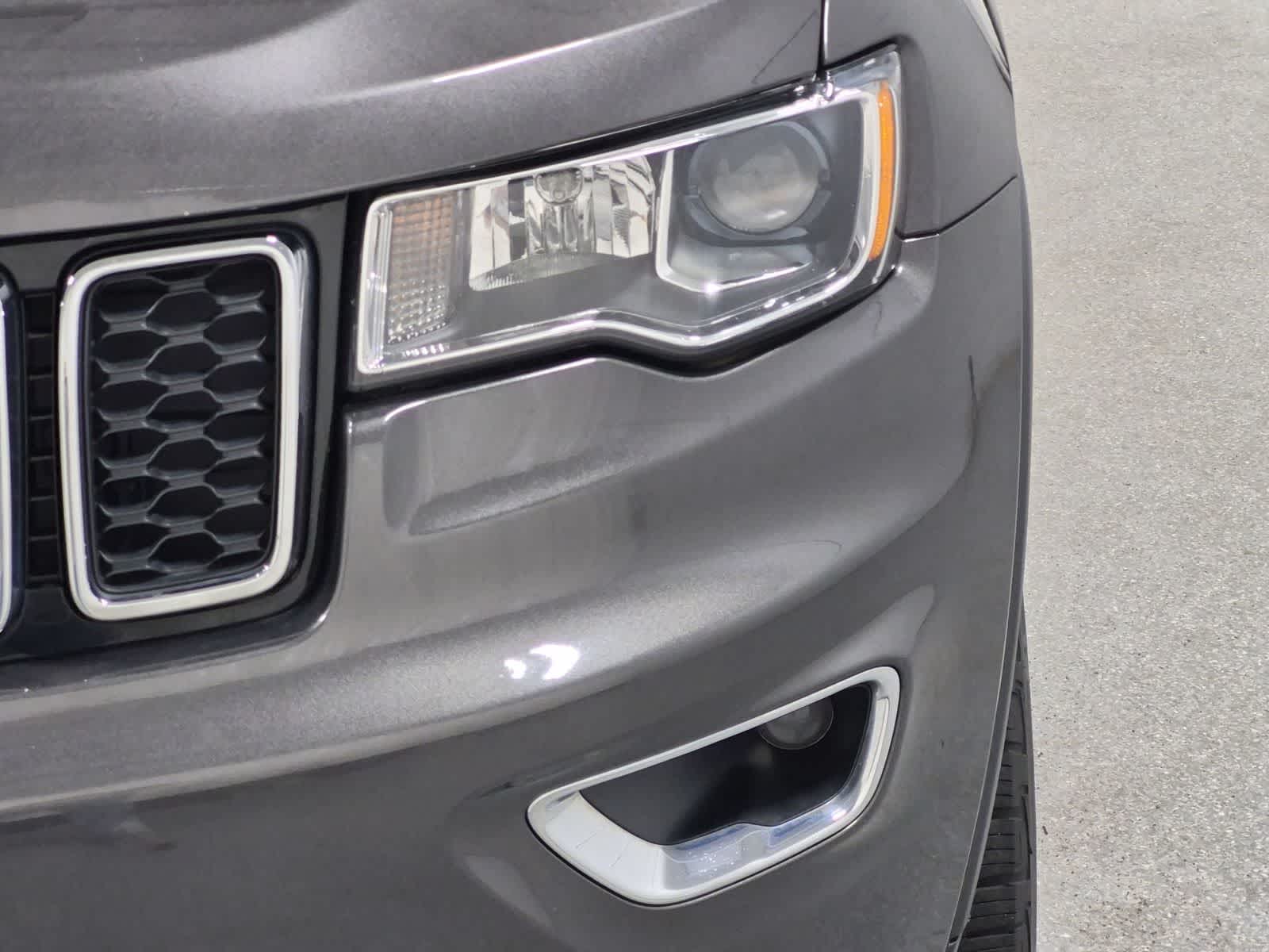 Thumbnail: 2019 Jeep Grand Cherokee - 17