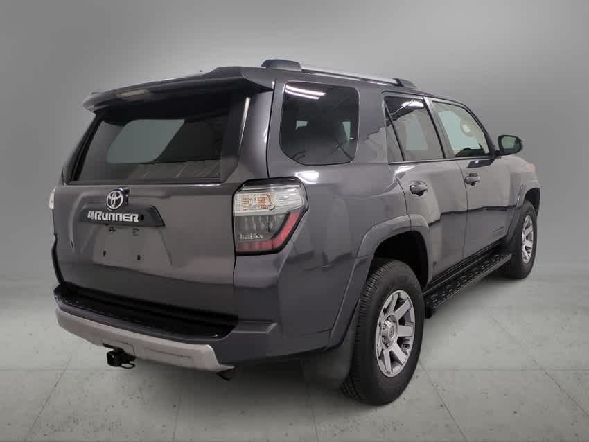 Thumbnail: 2015 Toyota 4Runner - 8