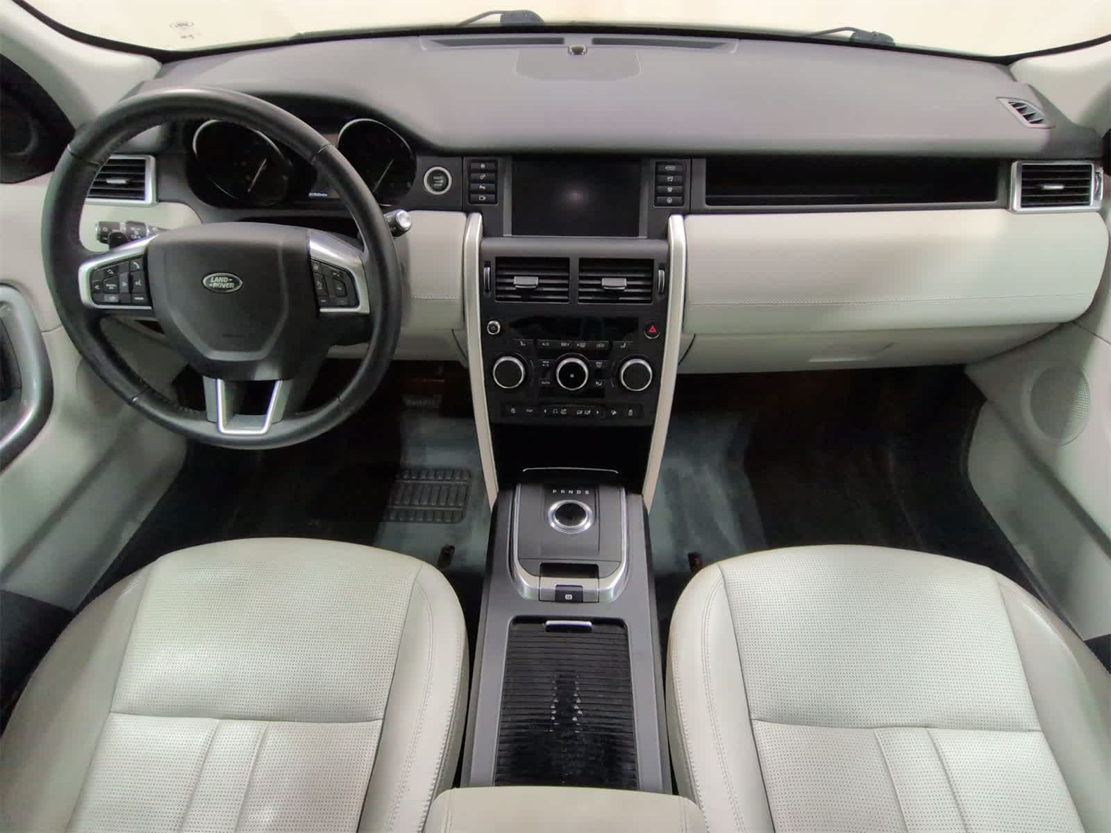 Thumbnail: 2018 Land Rover Discovery Sport - 16