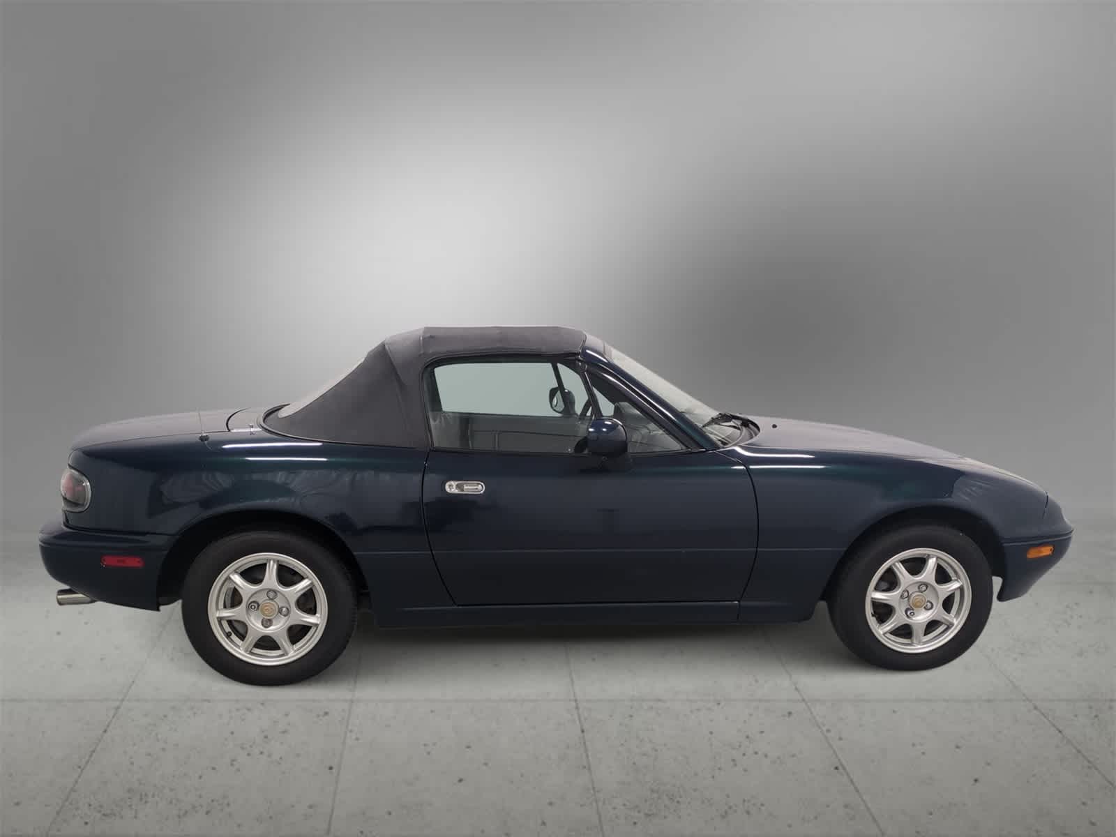 Thumbnail: 1997 Mazda MX-5 Miata - 9