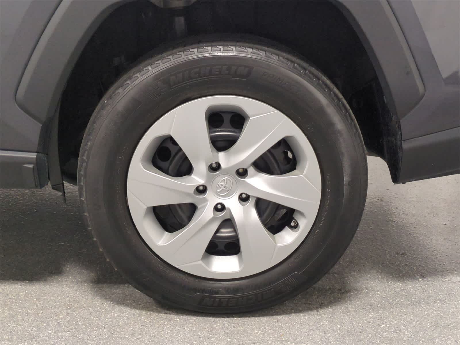 Thumbnail: 2019 Toyota RAV4 - 14