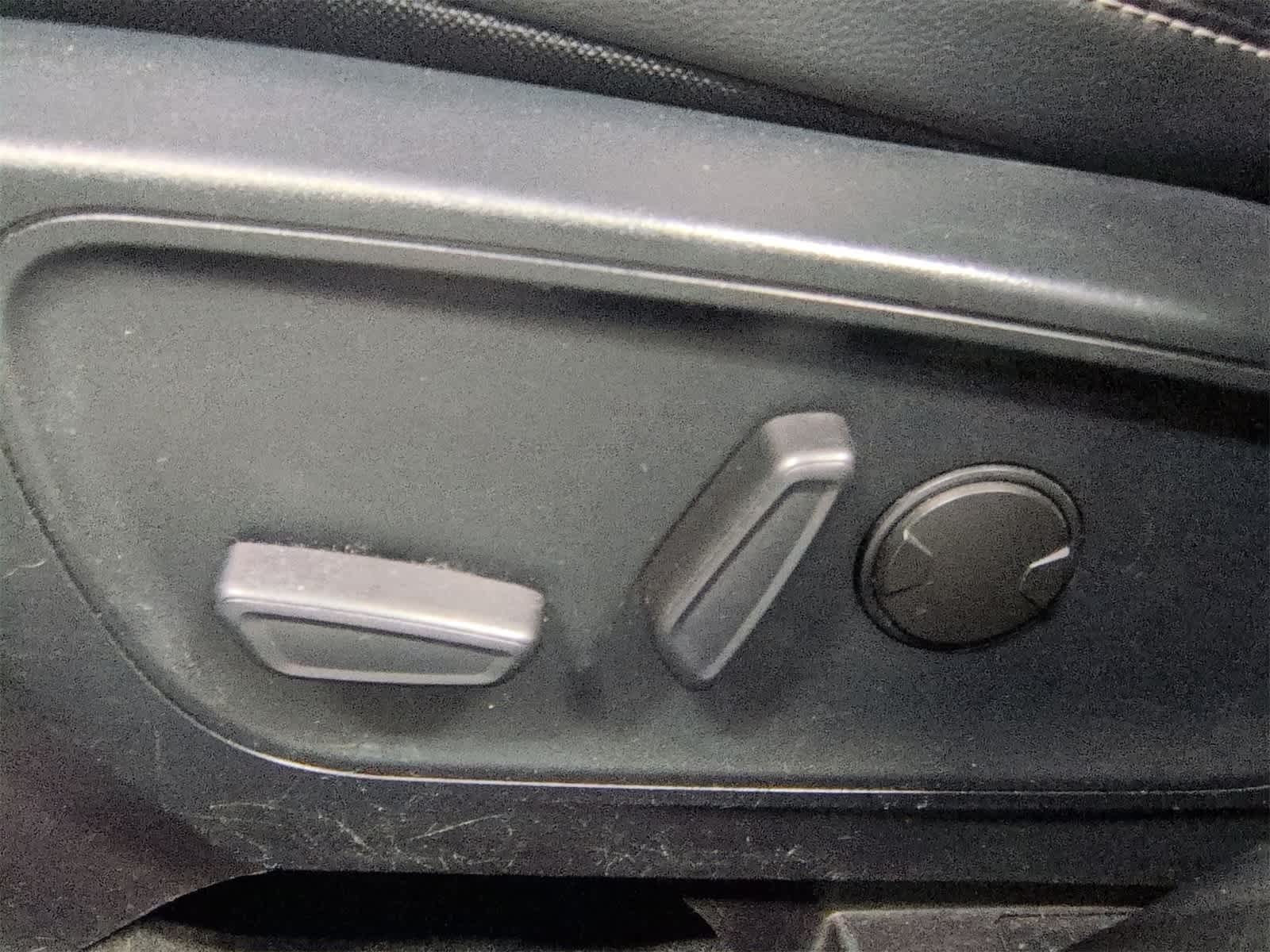 Thumbnail: 2020 Ford Escape - 18