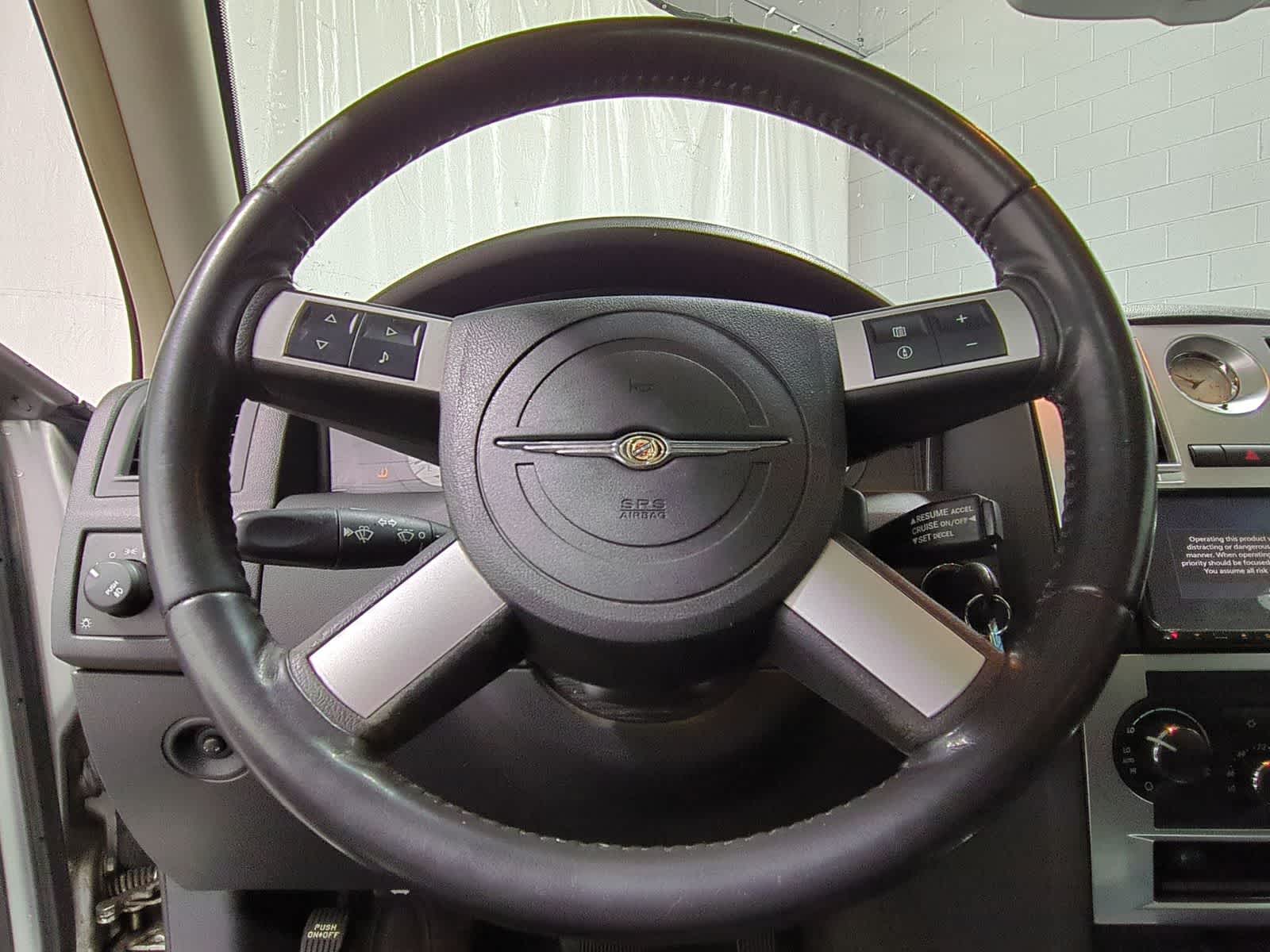 Thumbnail: 2010 Chrysler 300 - 25