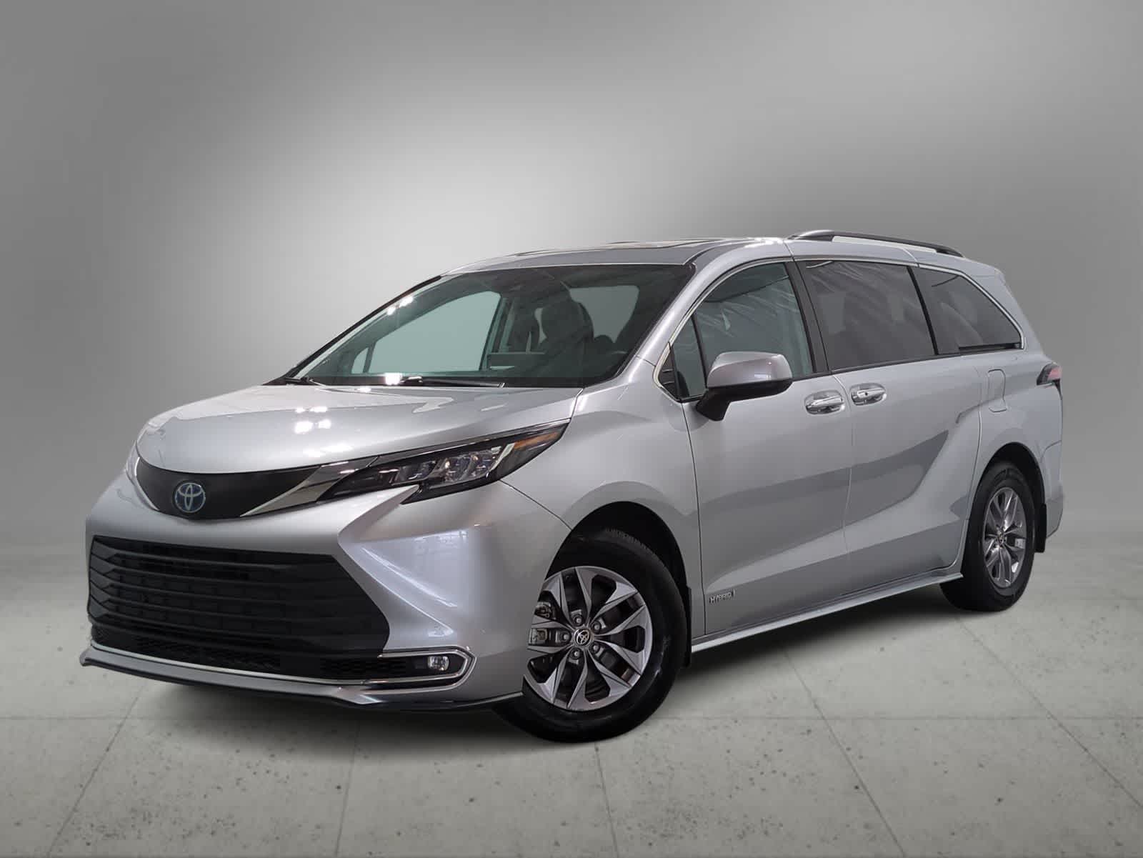 Thumbnail: 2021 Toyota Sienna - 1