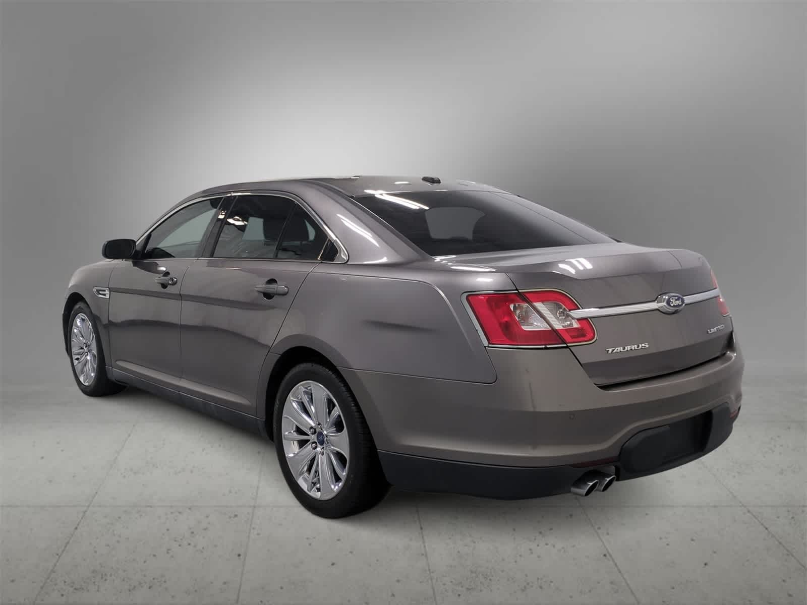 Thumbnail: 2011 Ford Taurus - 6