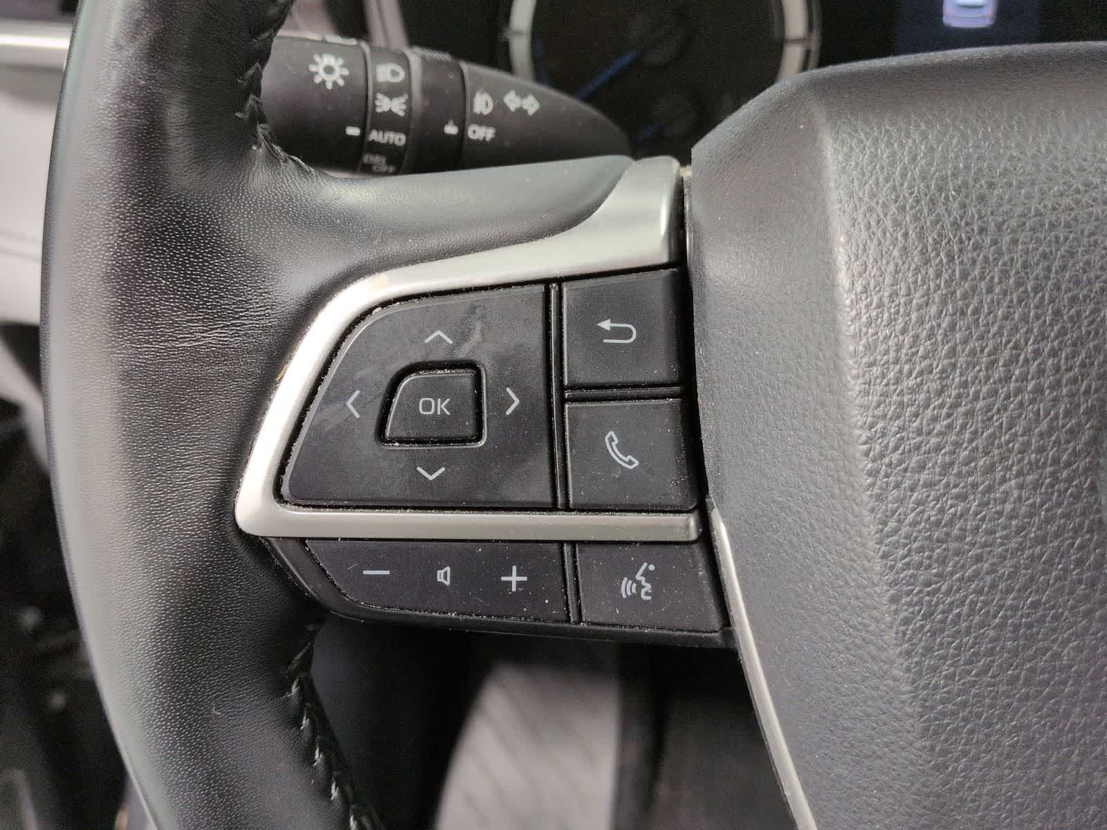 Thumbnail: 2022 Toyota Highlander - 24