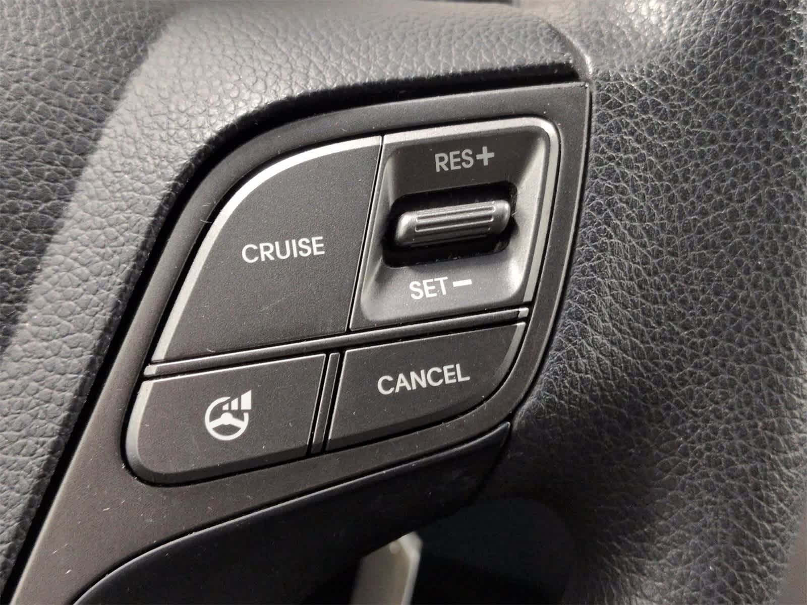 Thumbnail: 2015 Hyundai Santa Fe - 24