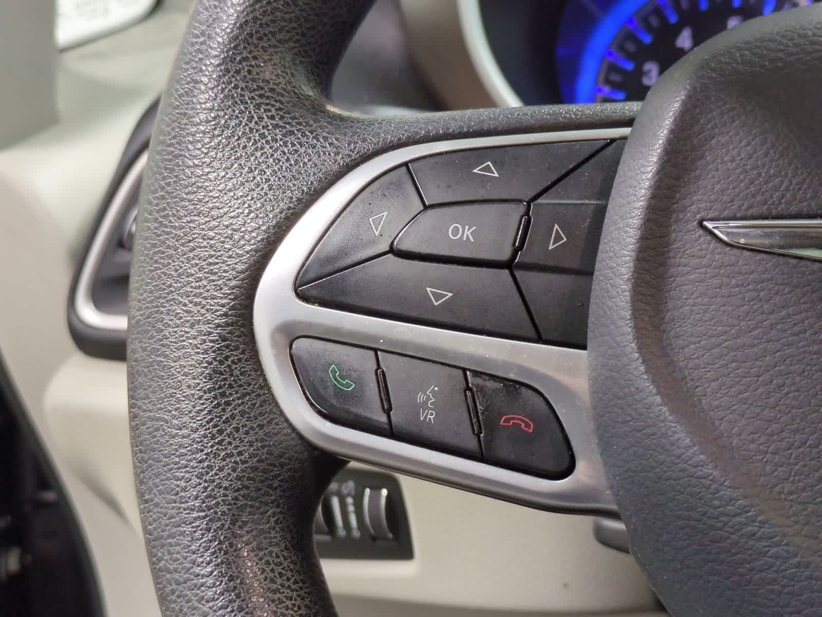 Thumbnail: 2017 Chrysler Pacifica - 23