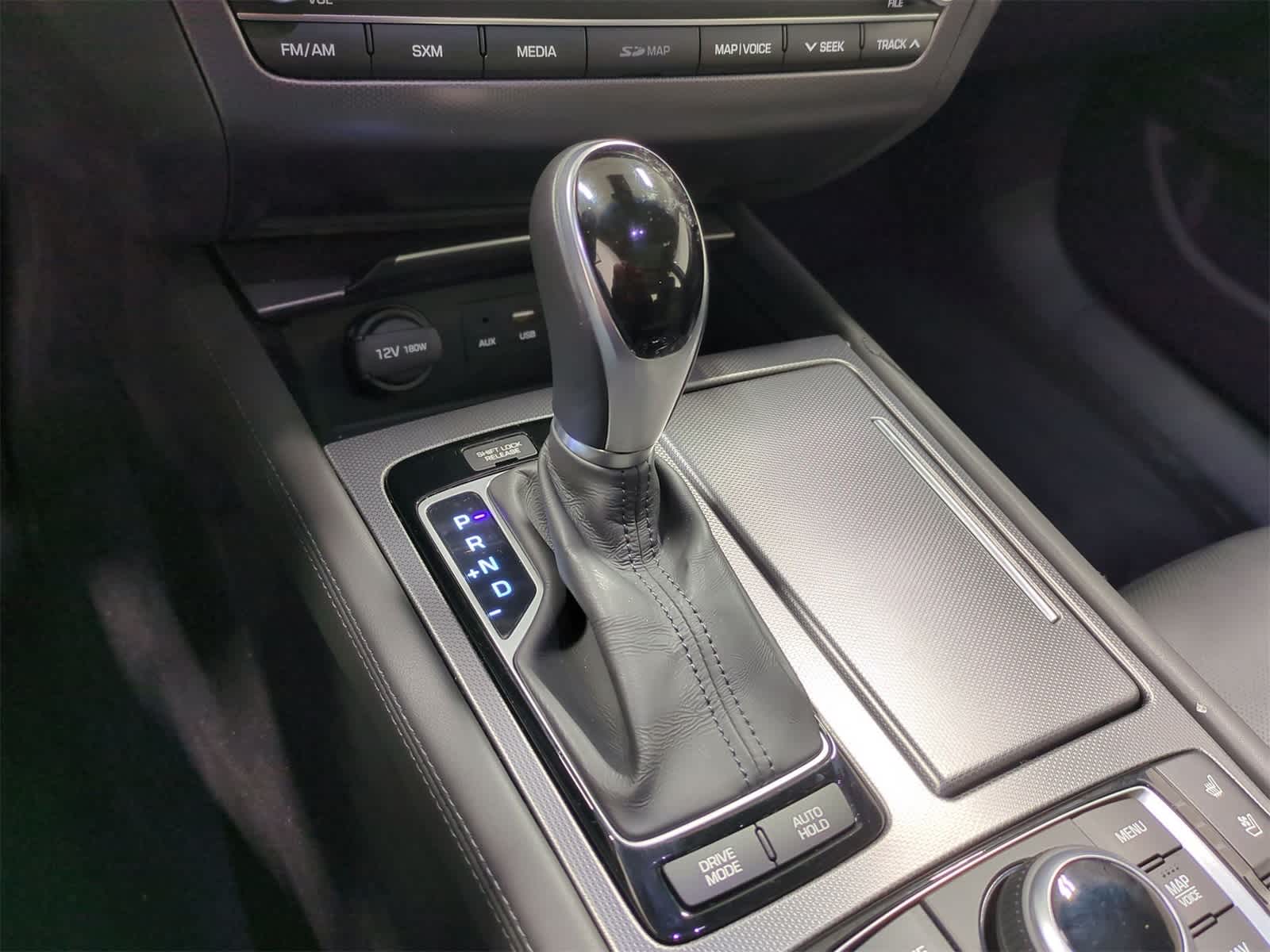 Thumbnail: 2015 Hyundai Genesis - 32