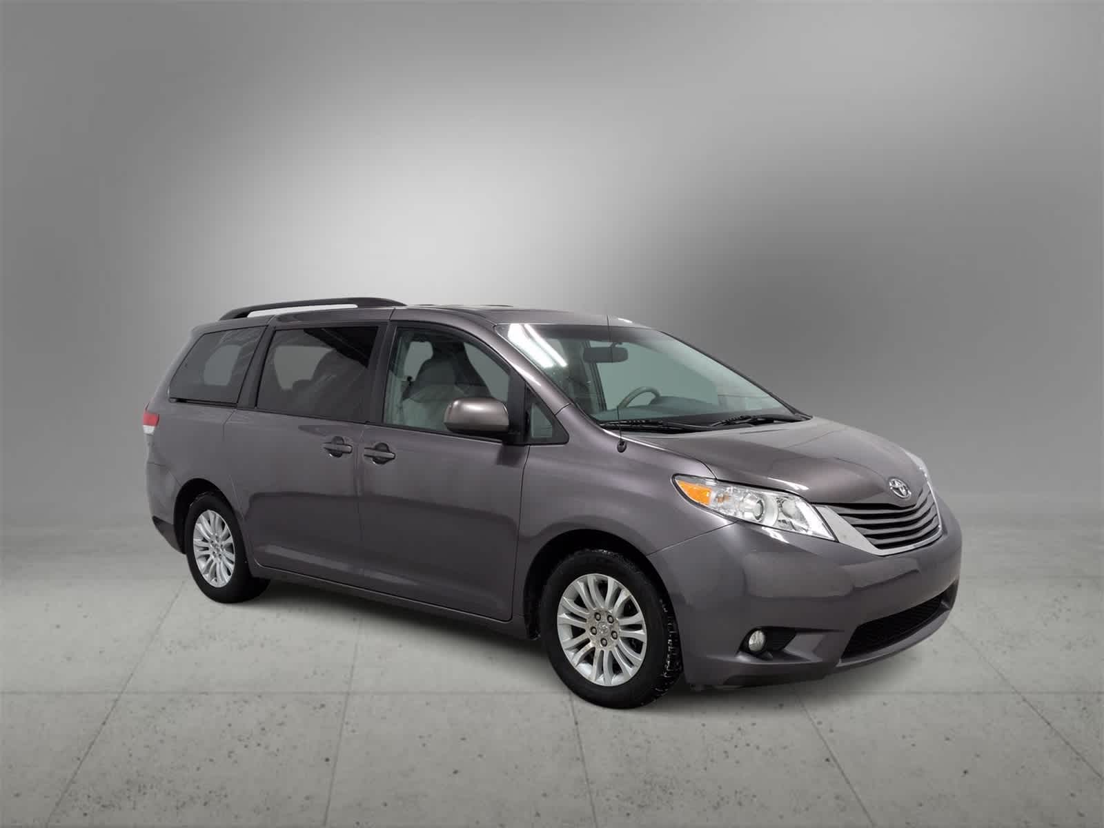 Thumbnail: 2014 Toyota Sienna - 2