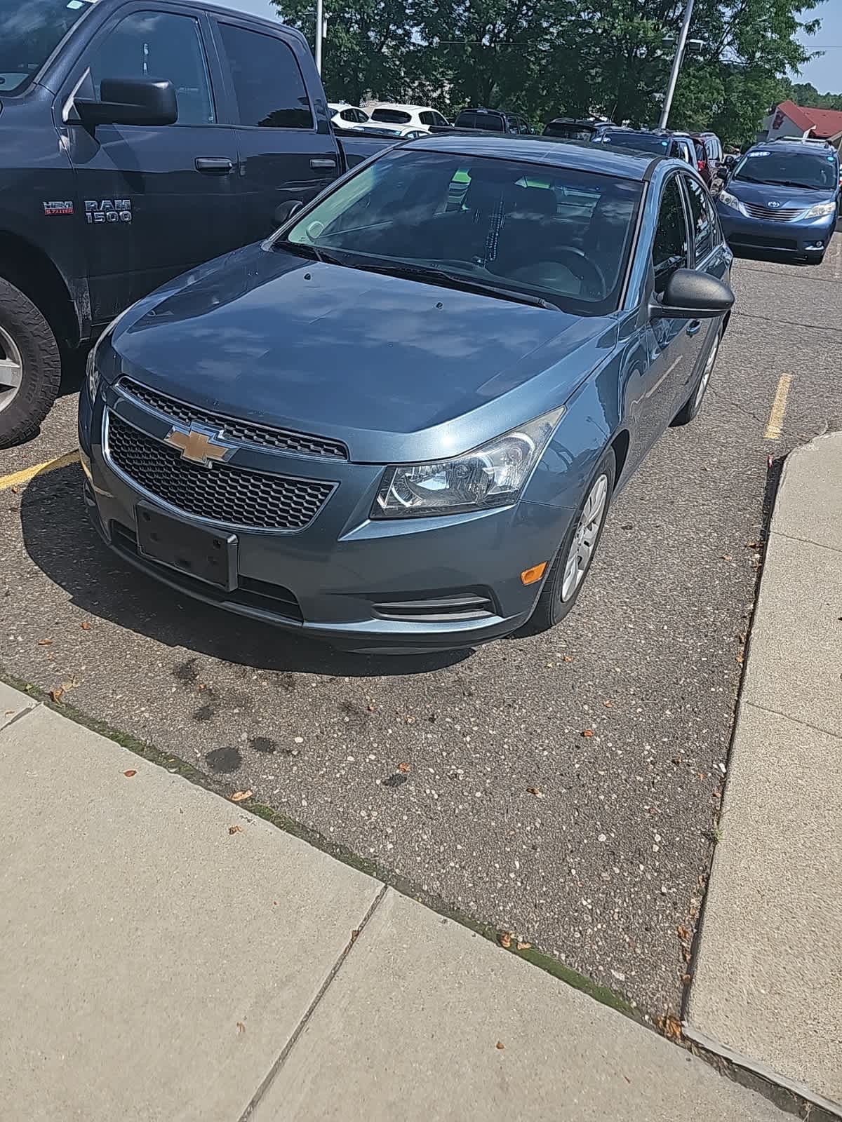 Thumbnail: 2012 Chevrolet Cruze - 3