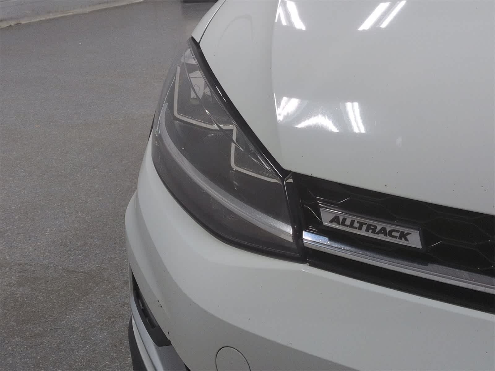 Thumbnail: 2019 Volkswagen Golf - 11