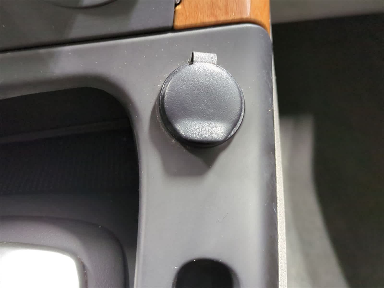 Thumbnail: 2006 Saturn VUE - 27