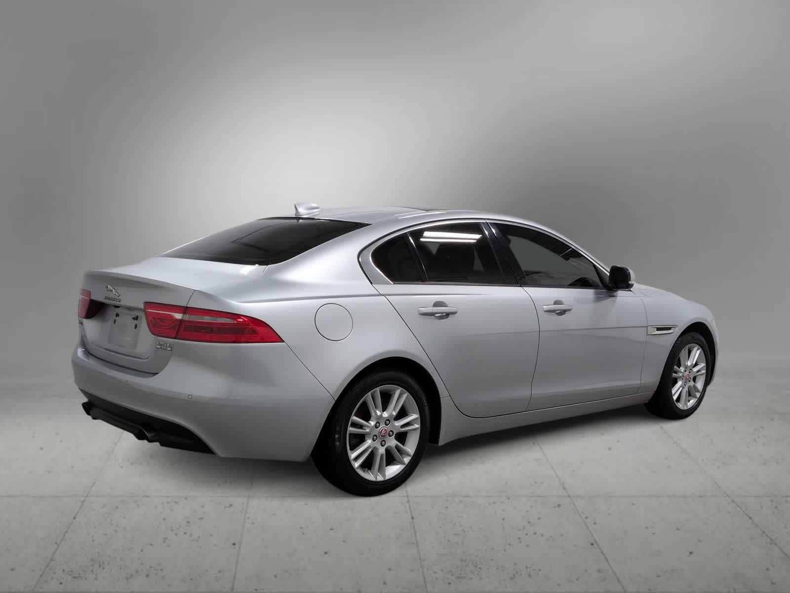 Thumbnail: 2018 Jaguar XE - 8