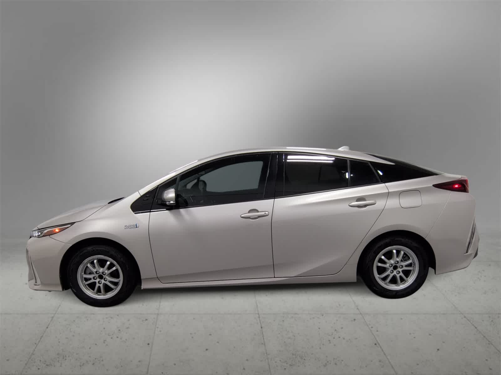 Thumbnail: 2017 Toyota Prius Prime - 5