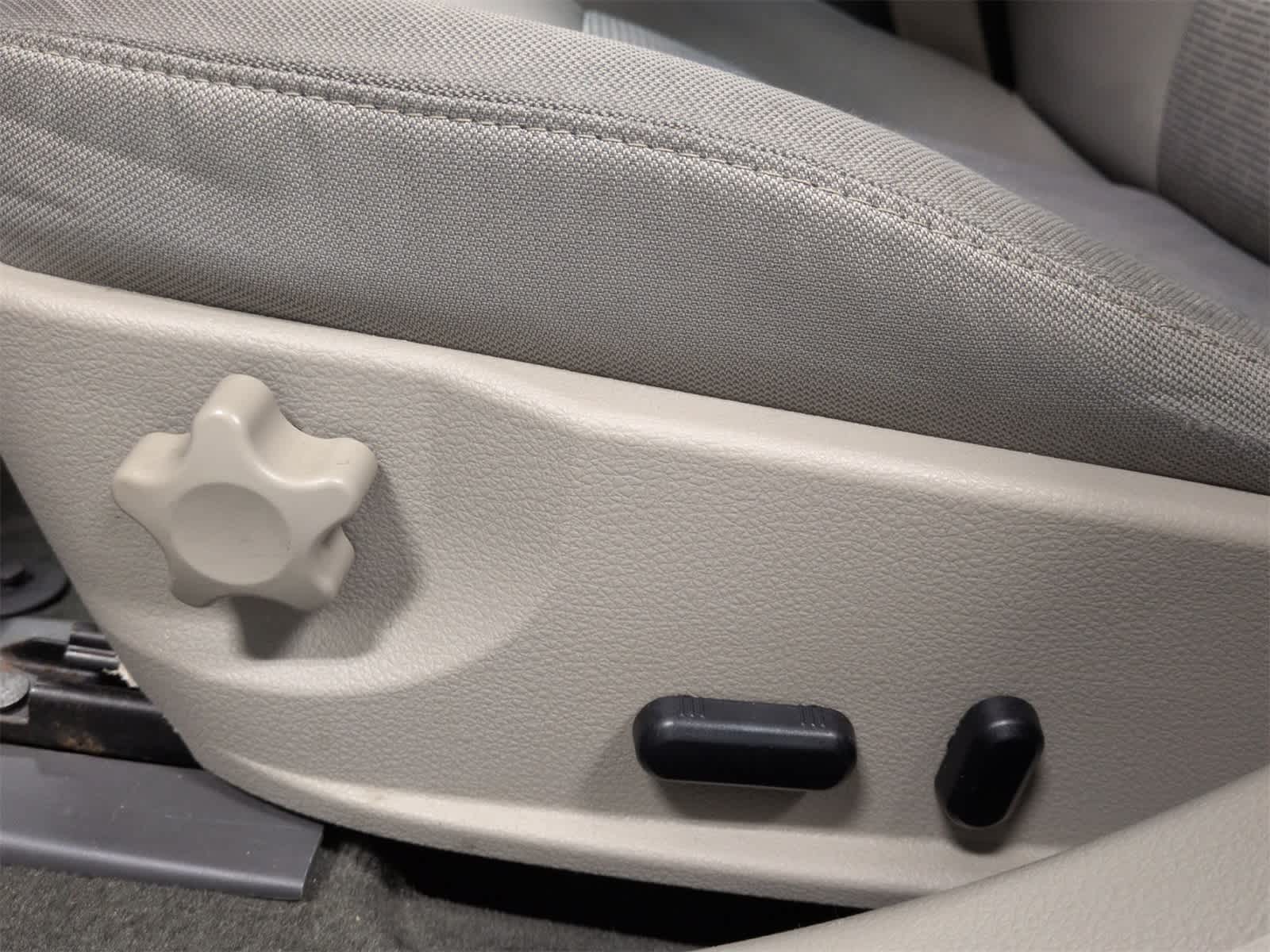 Thumbnail: 2012 Ford Fusion - 18