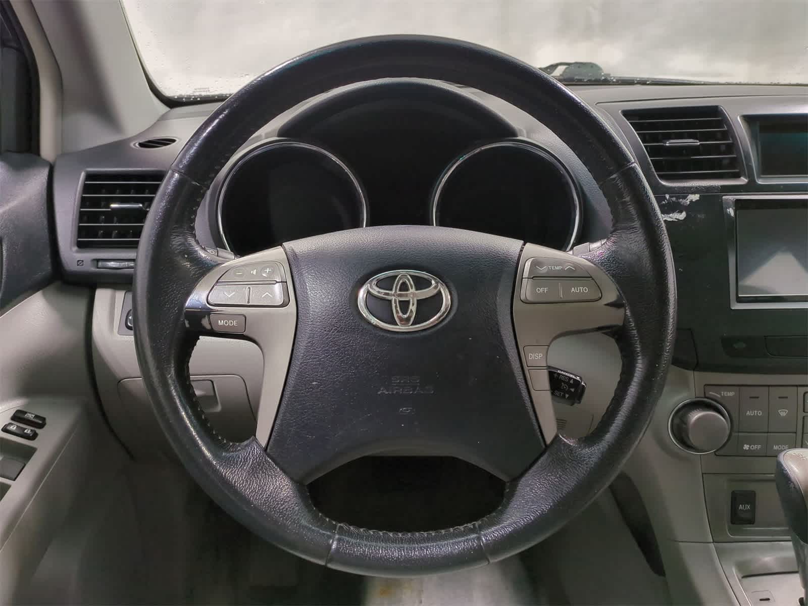 Thumbnail: 2010 Toyota Highlander - 25