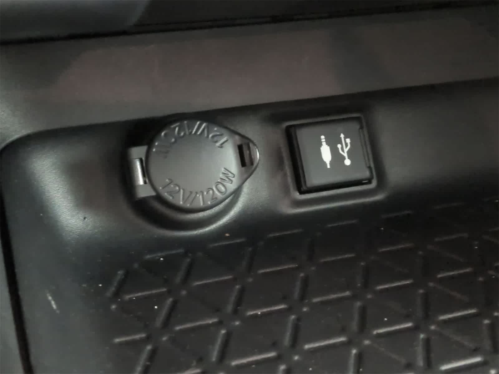 Thumbnail: 2019 Toyota RAV4 - 31