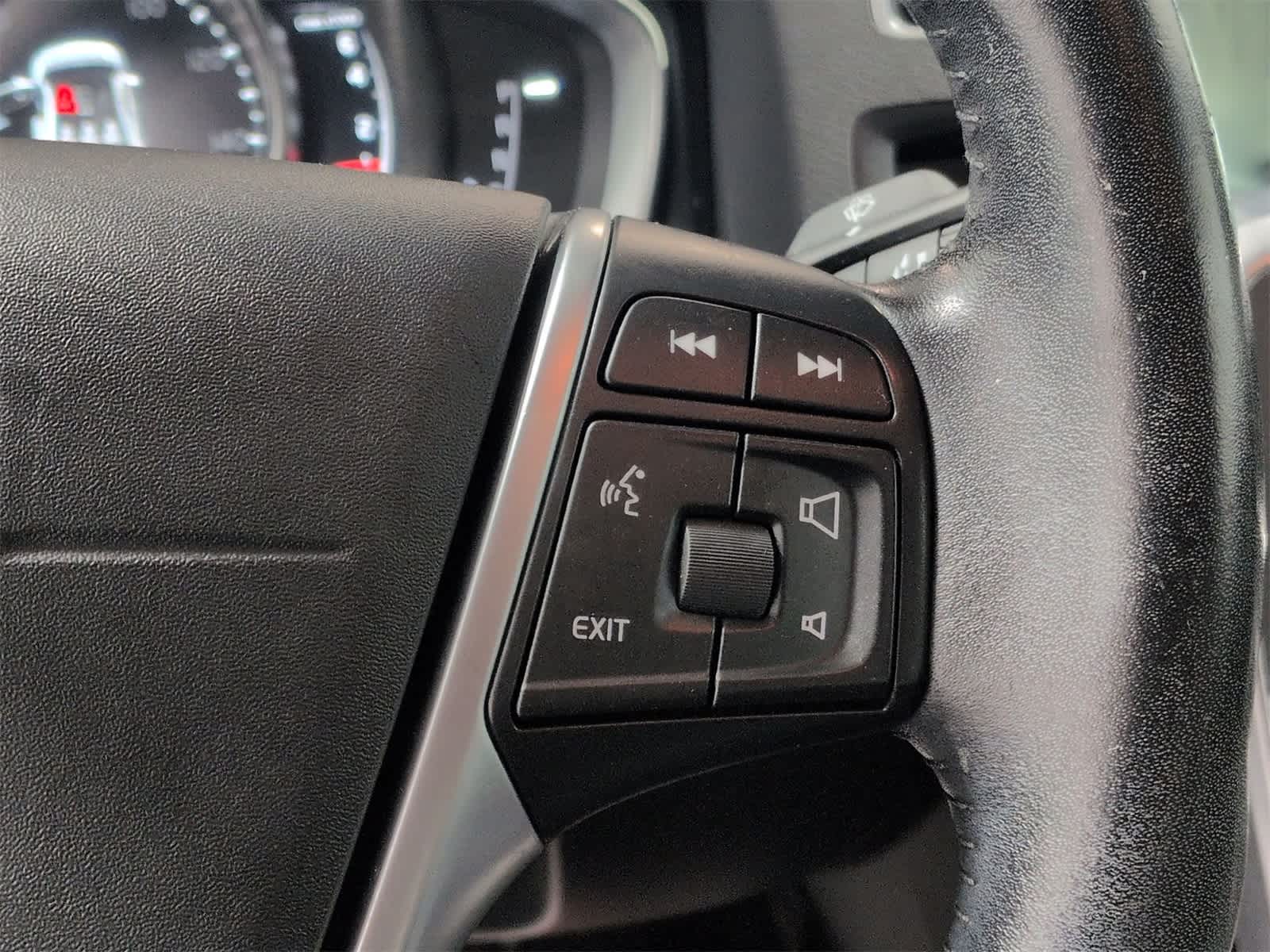 Thumbnail: 2017 Volvo S60 - 27