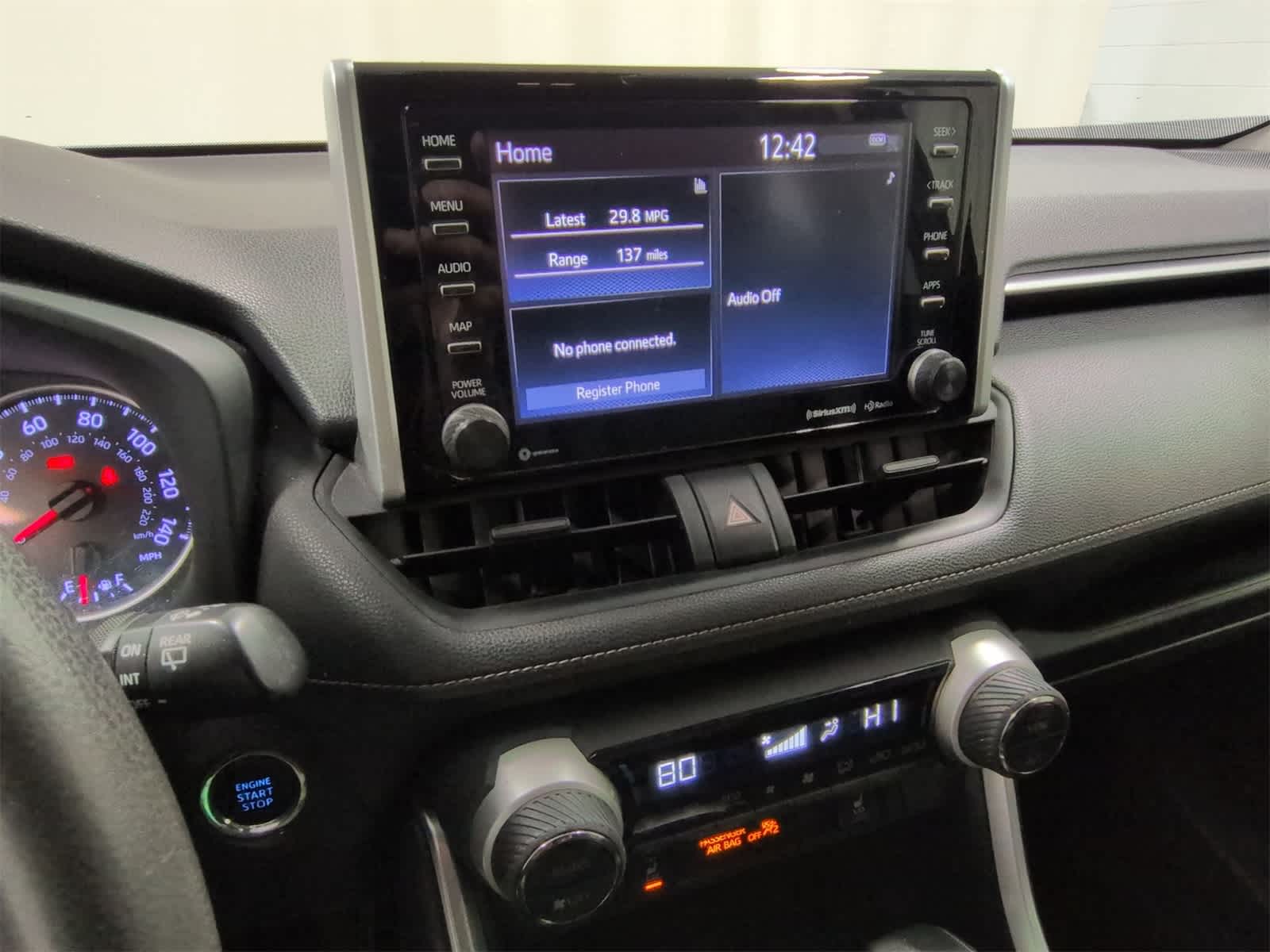 Thumbnail: 2019 Toyota RAV4 - 29